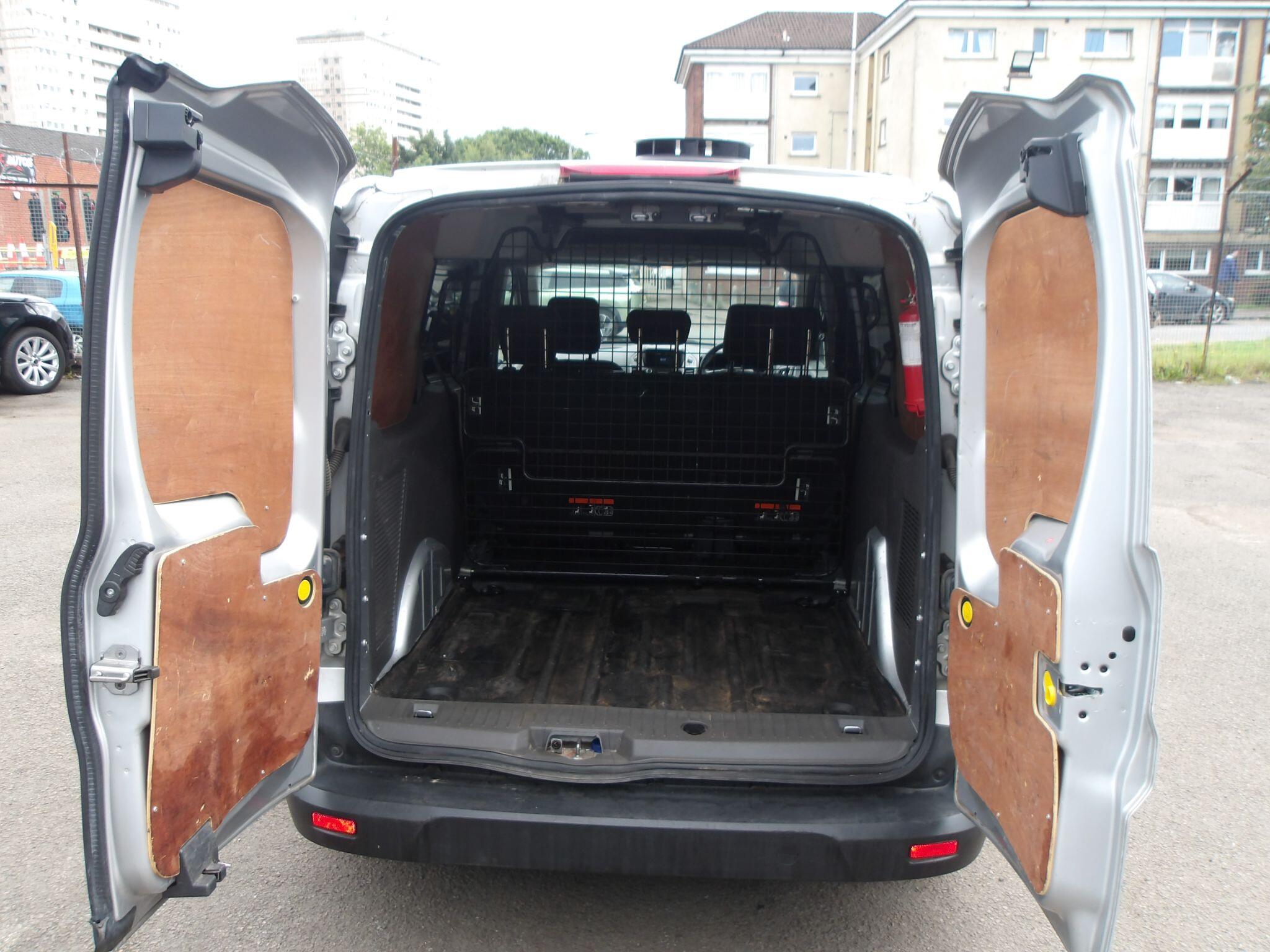 Ford Transit Connect view 13