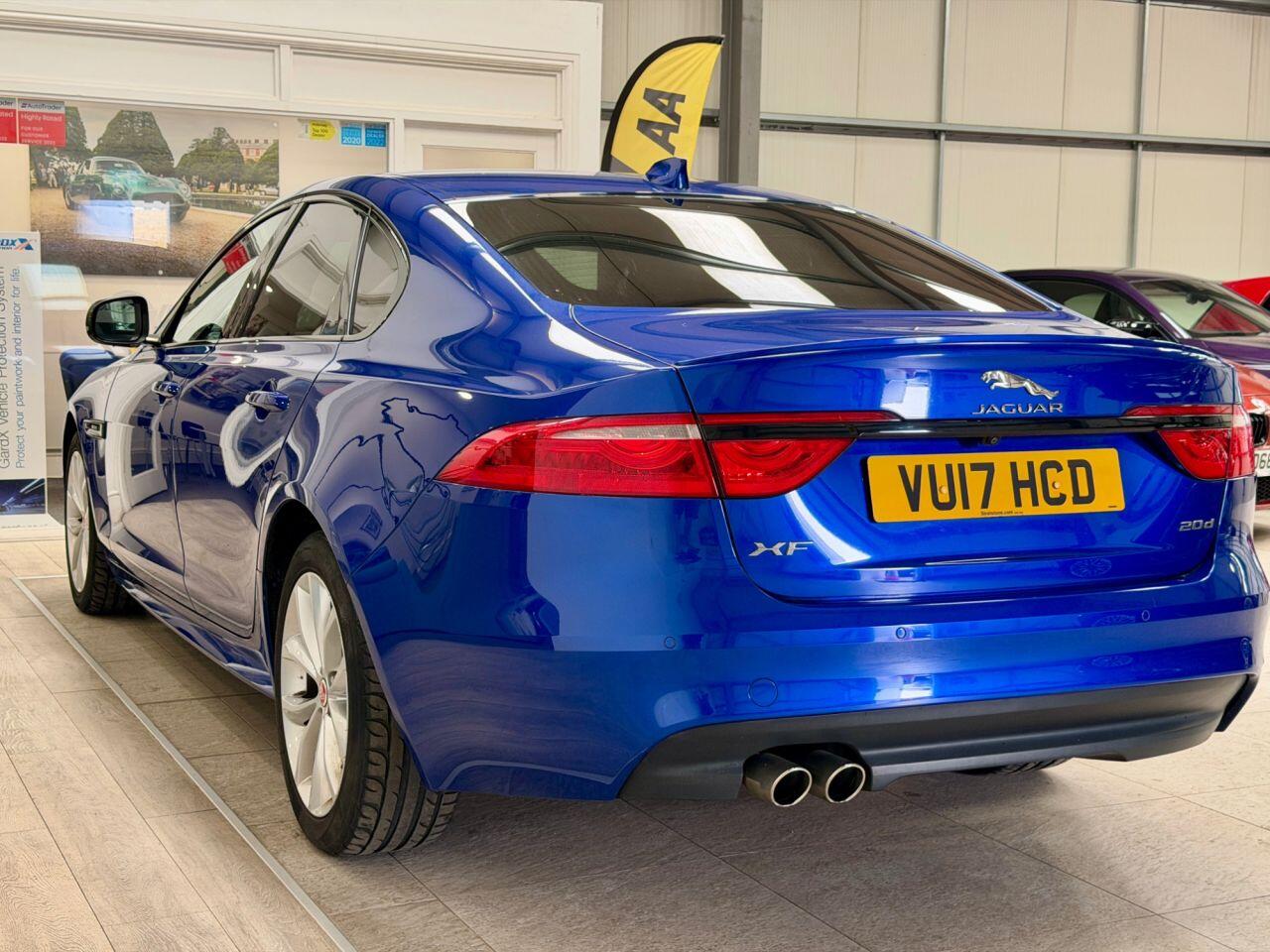 Jaguar XF view 22