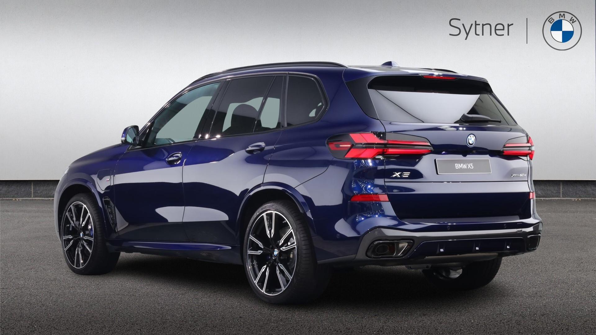 BMW X5 view 2