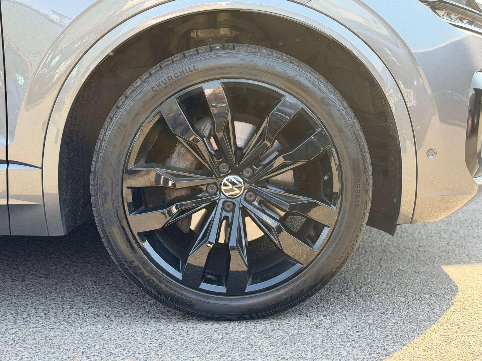 Volkswagen Touareg view 27
