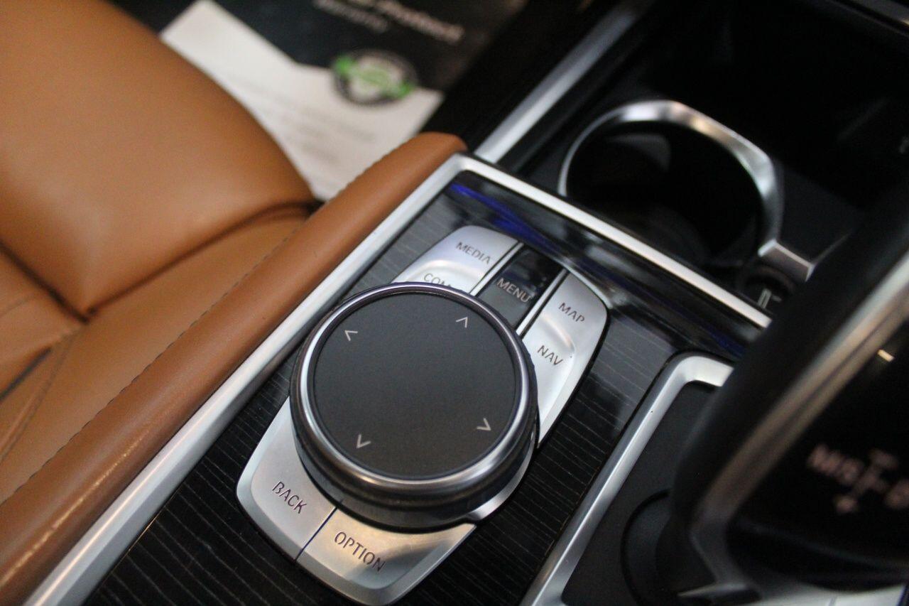 BMW 7 Series view 49
