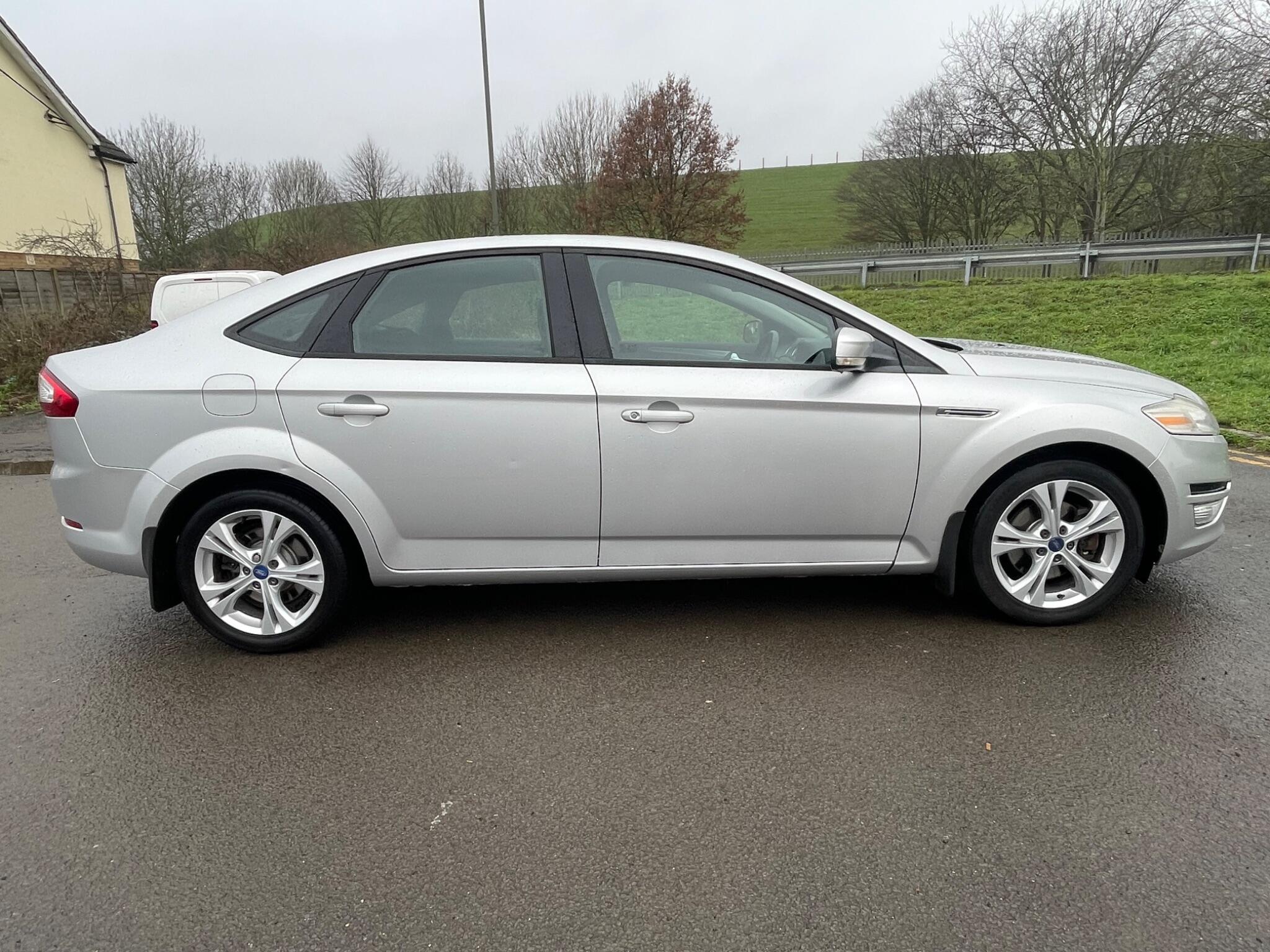 2011 Ford Mondeo image 9