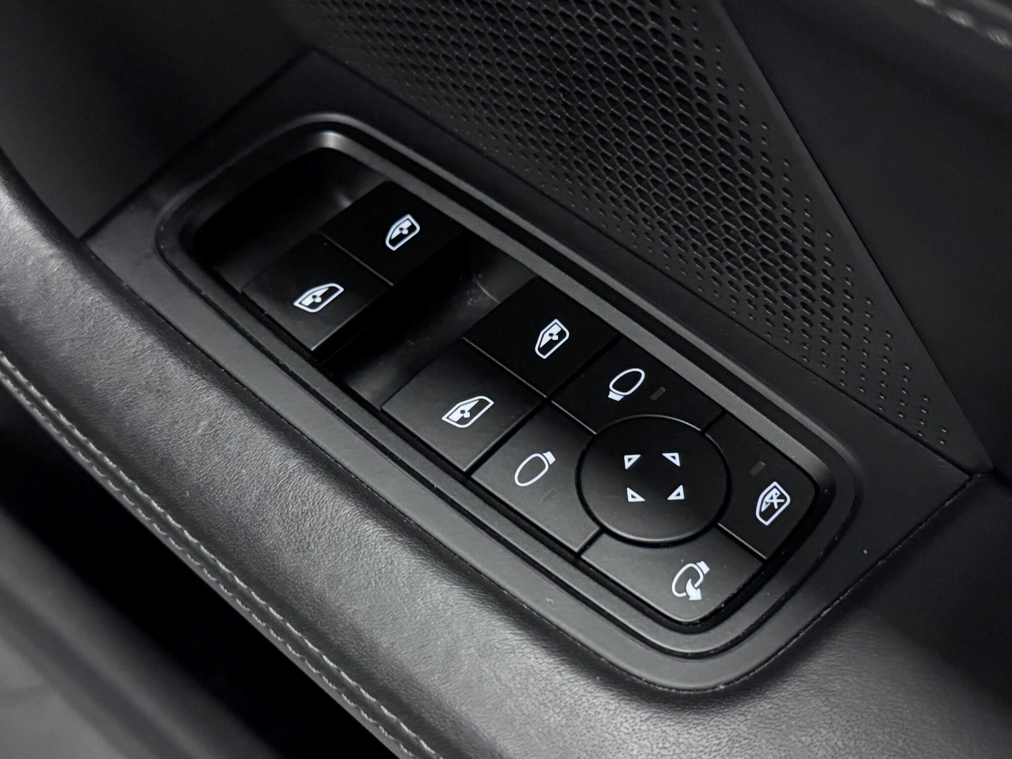 Porsche Taycan view 23