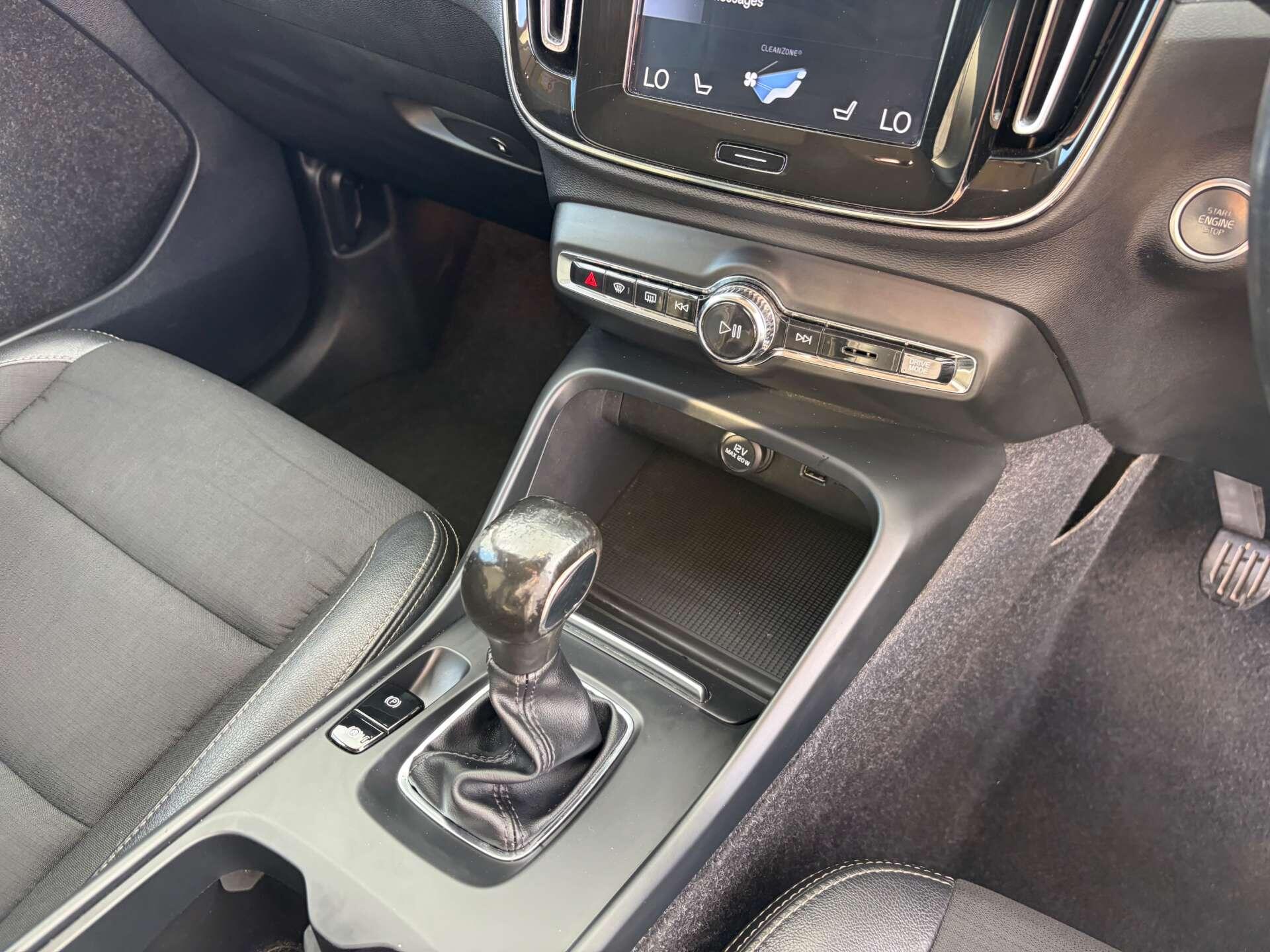 Volvo XC40 view 41