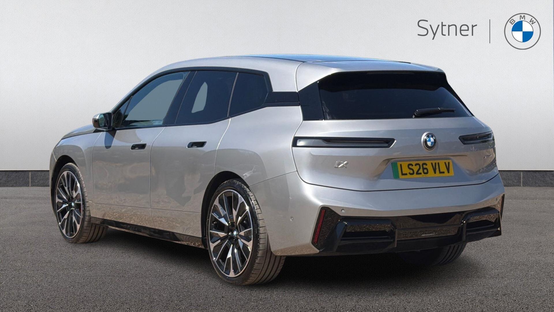 BMW Ix view 2