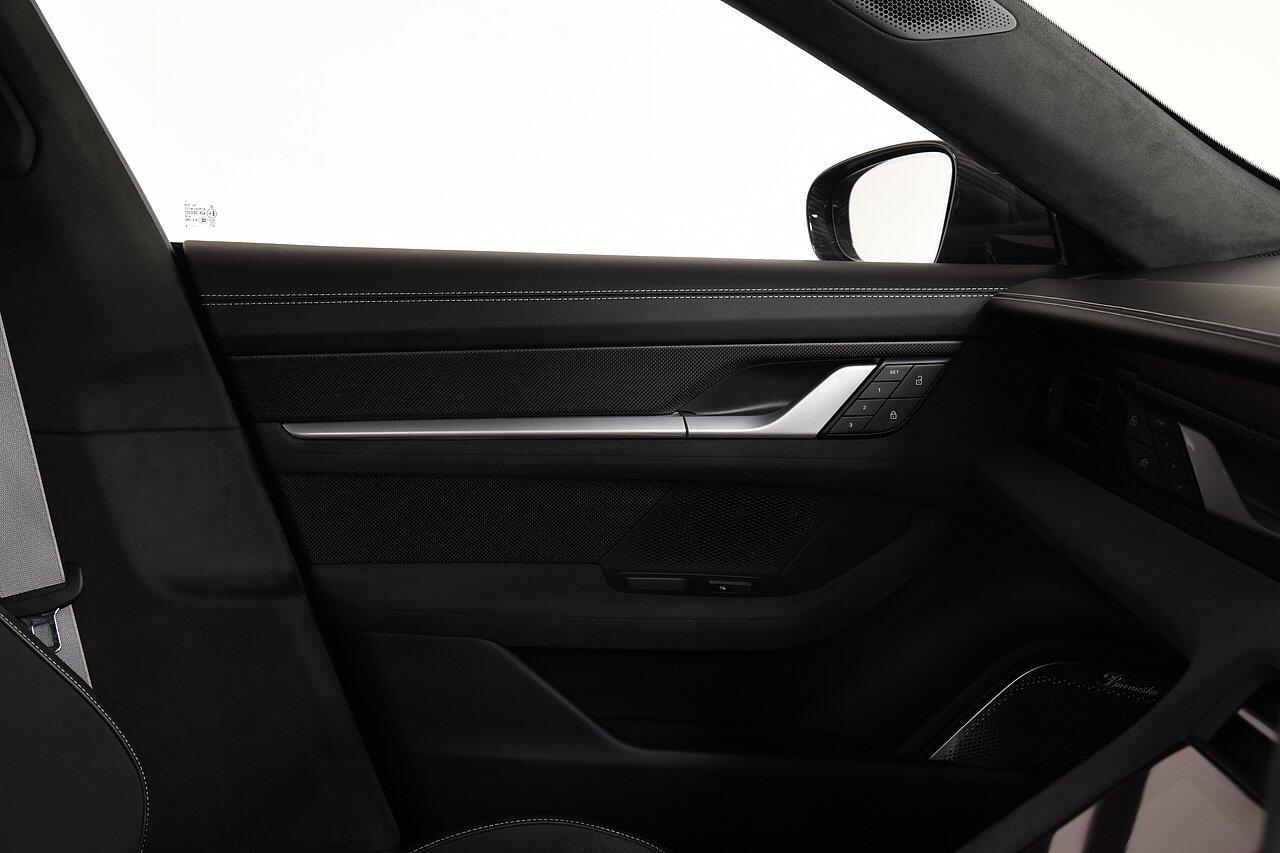 Porsche Taycan view 13