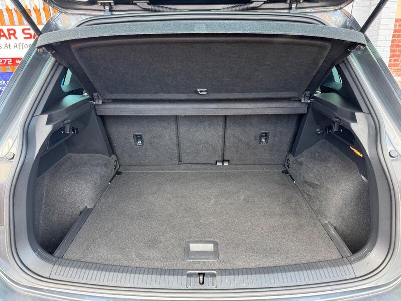 Volkswagen Tiguan view 42