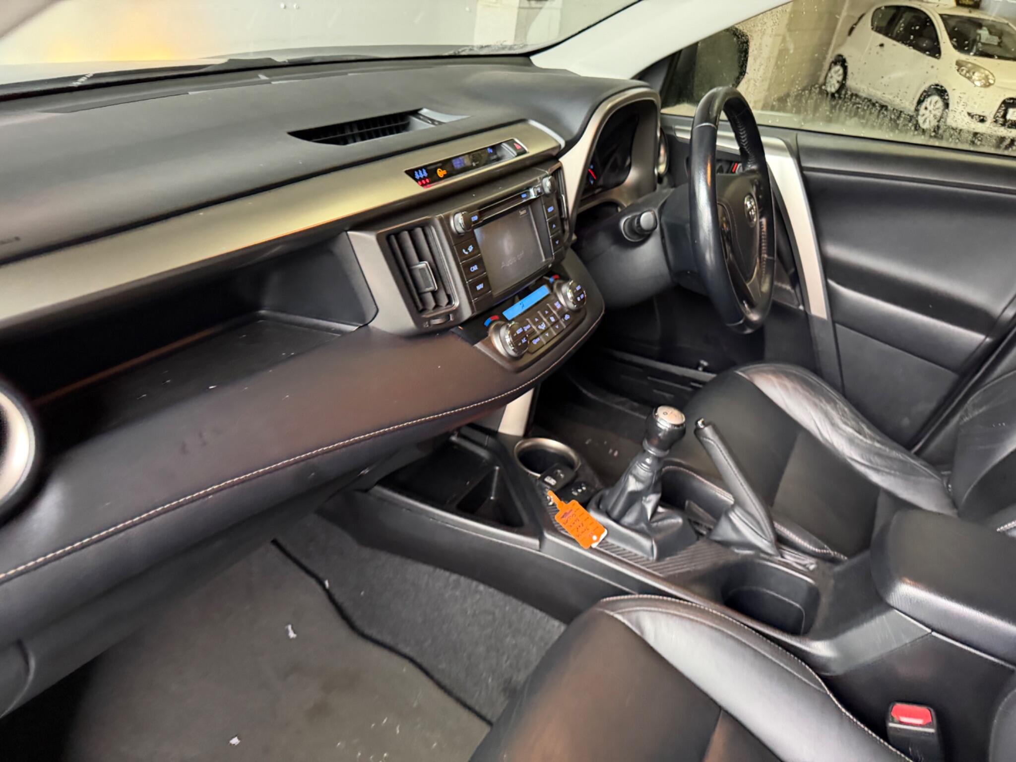 Toyota RAV4 view 50
