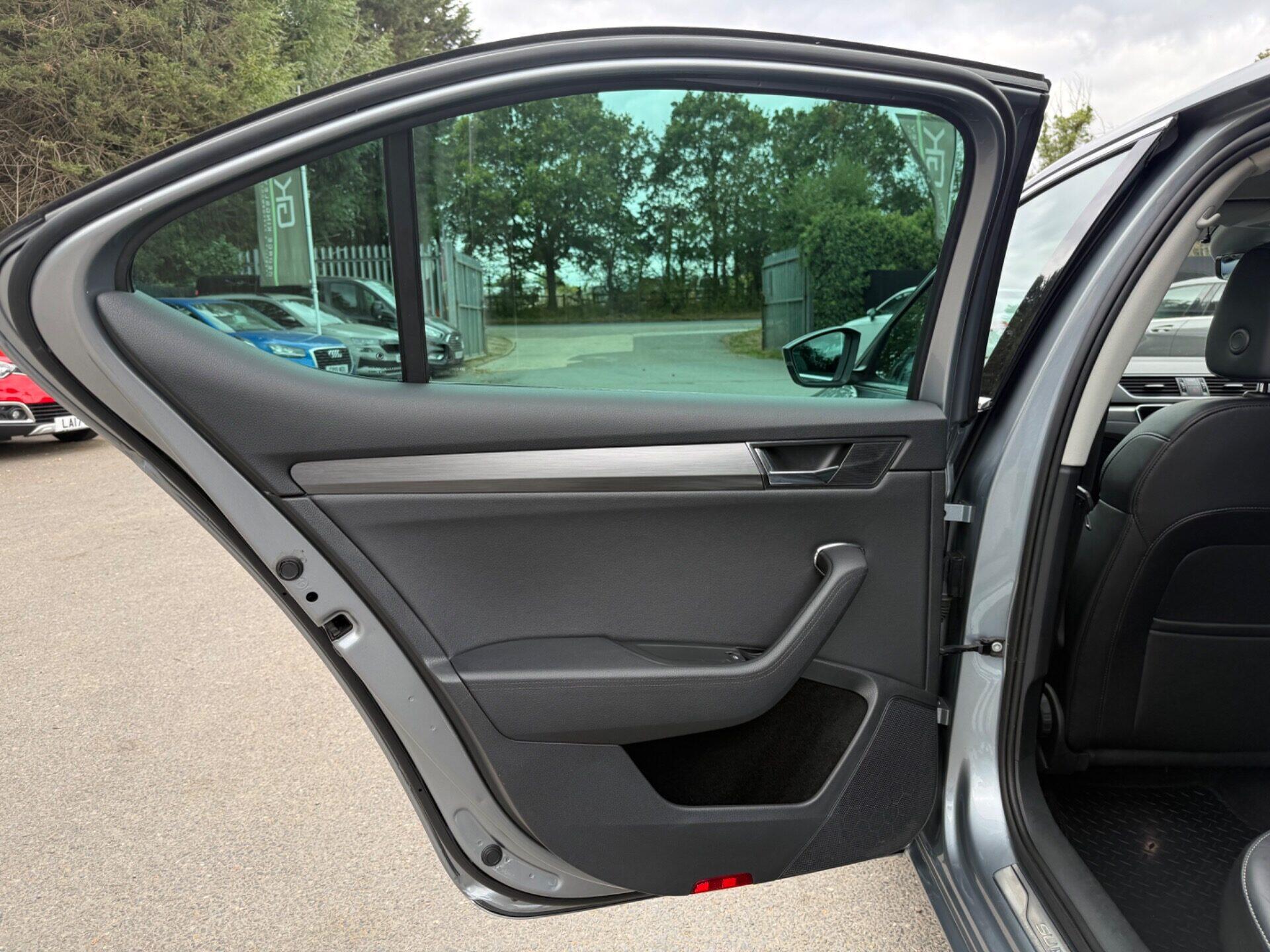 Skoda Superb view 33