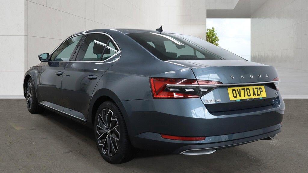 Skoda Superb view 8