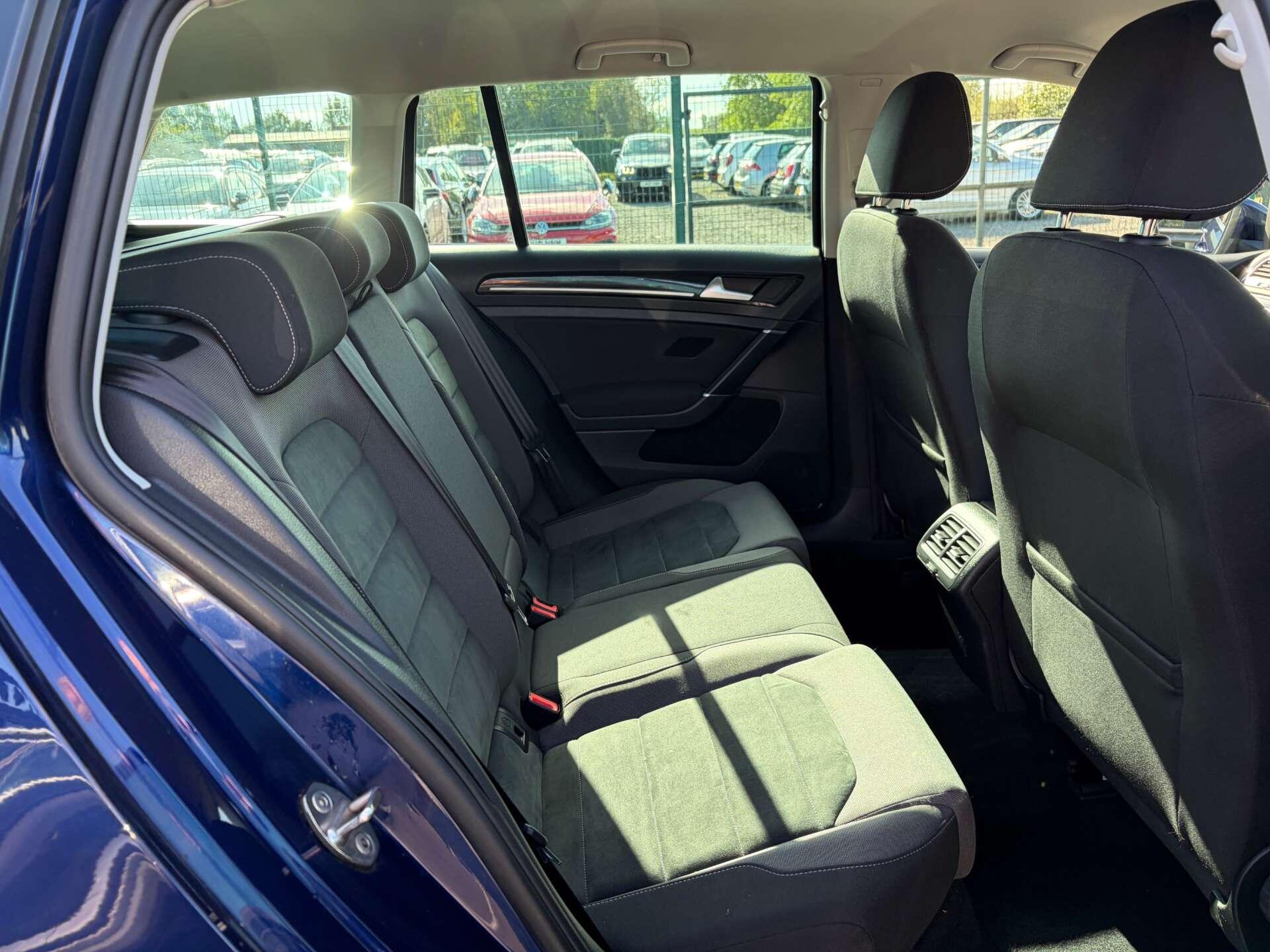 Volkswagen Golf view 26