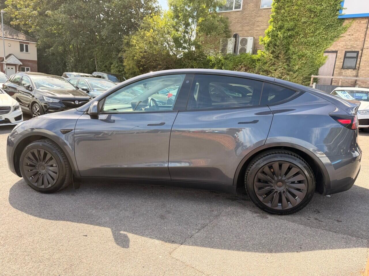 Tesla Model Y view 19