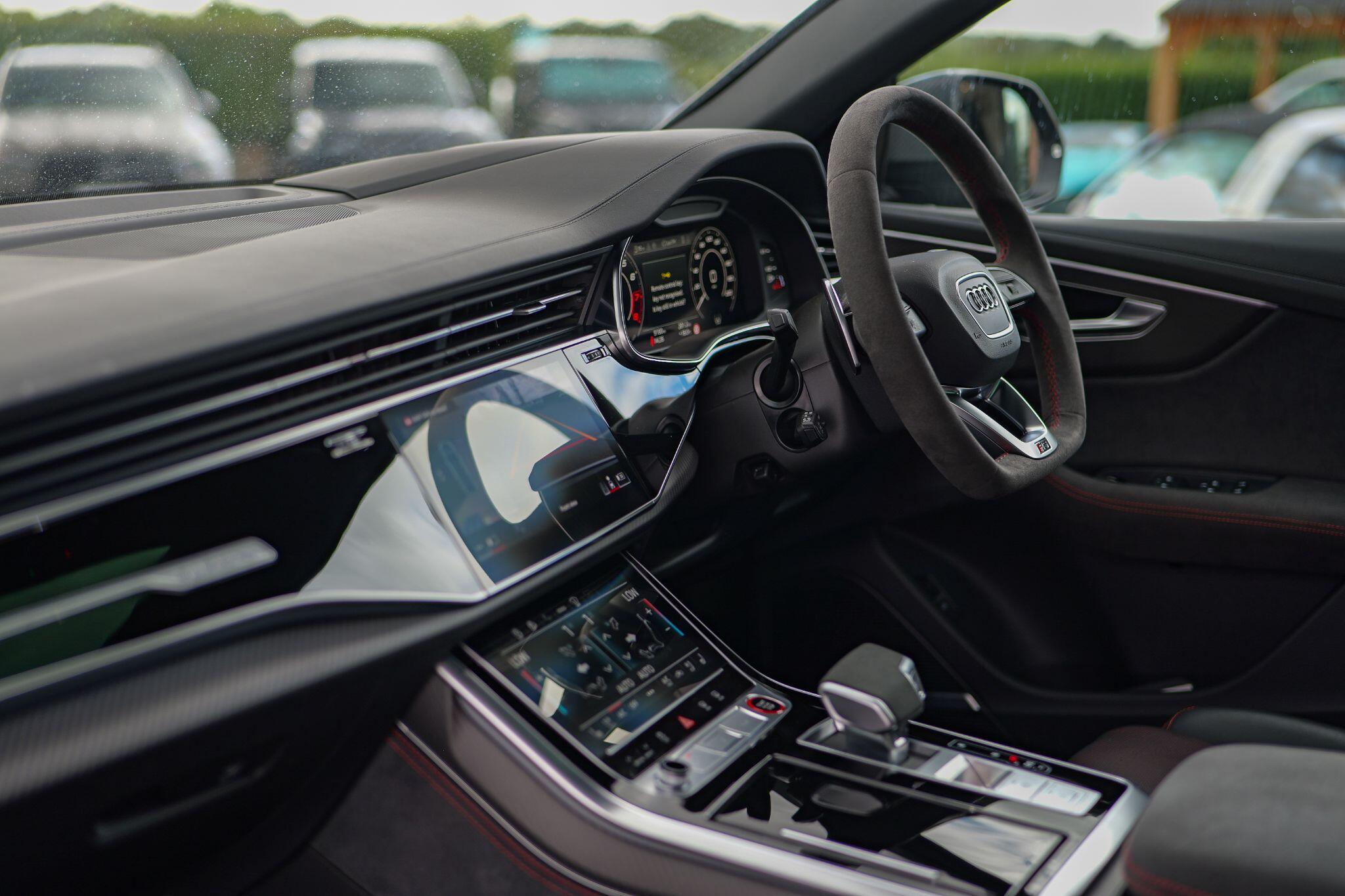 Audi RSQ8 view 23
