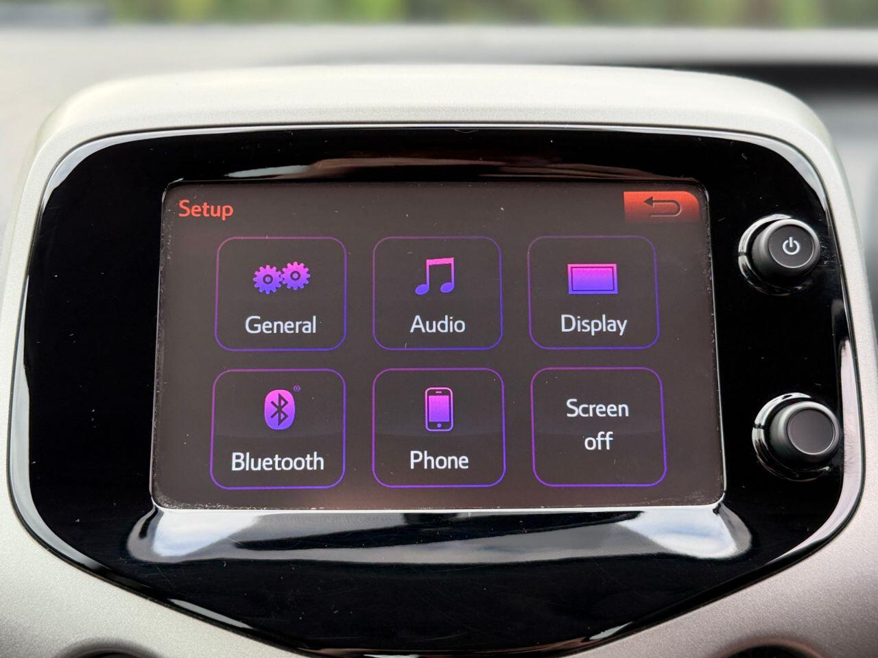 Peugeot 108 view 18