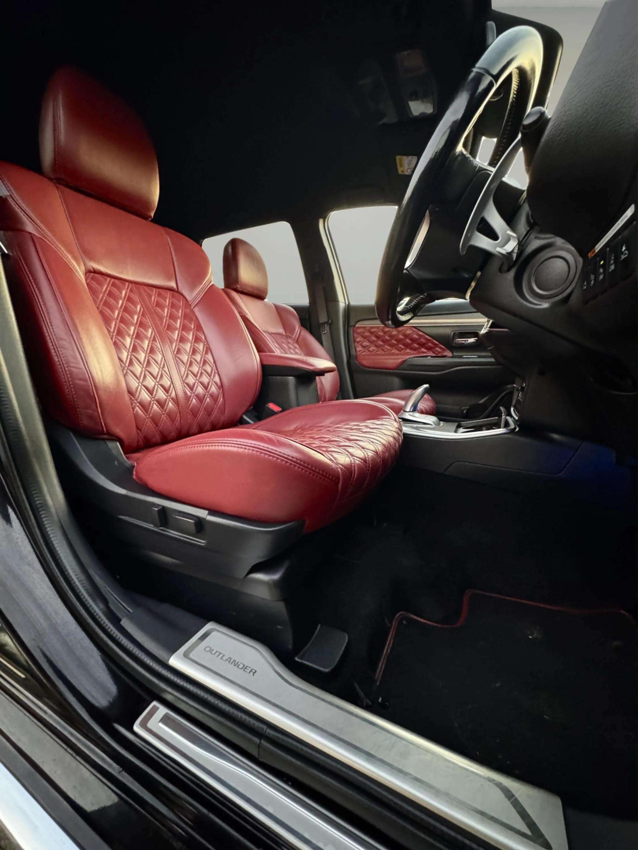 Mitsubishi Outlander view 24