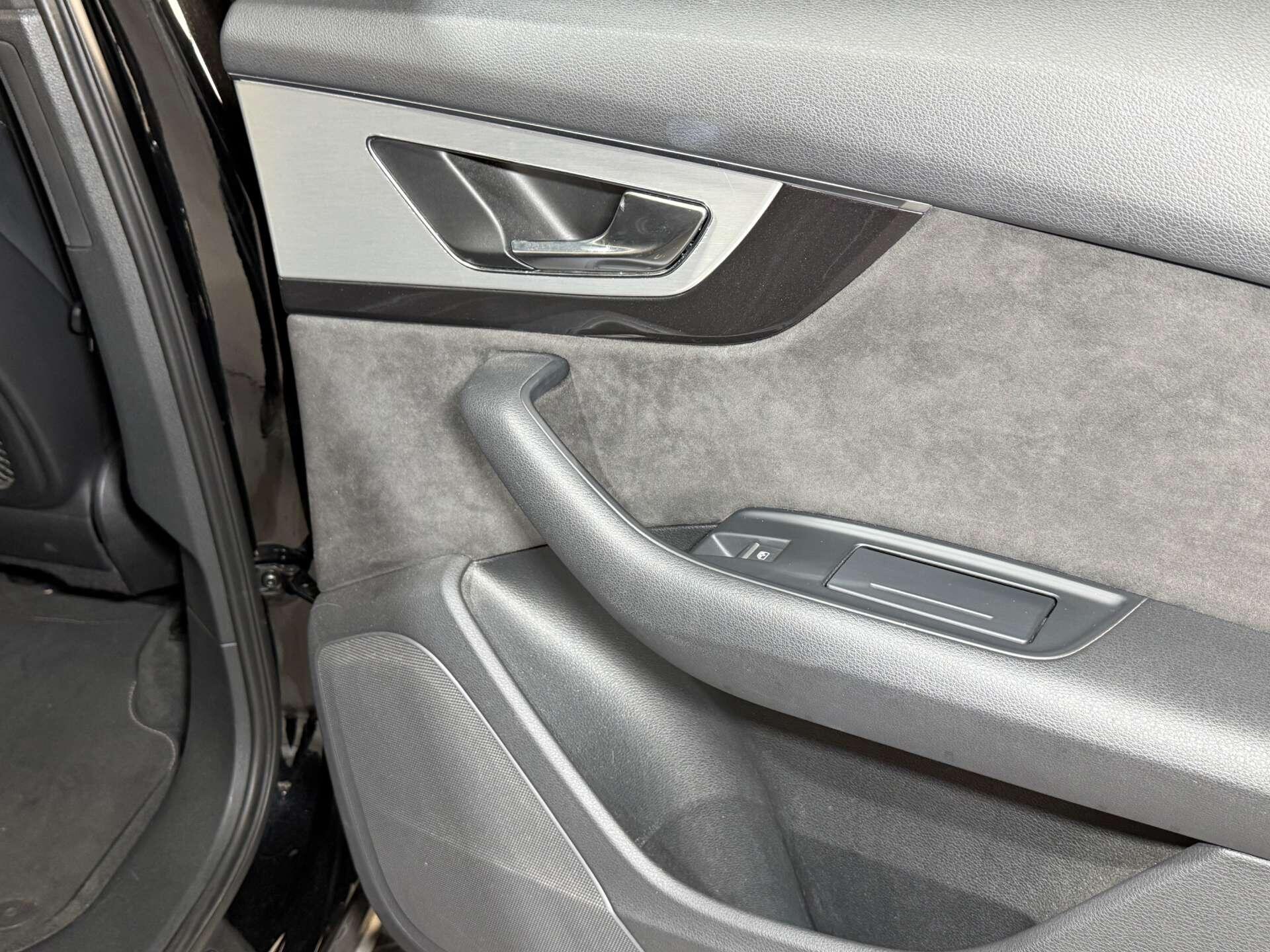 Audi Q7 view 19