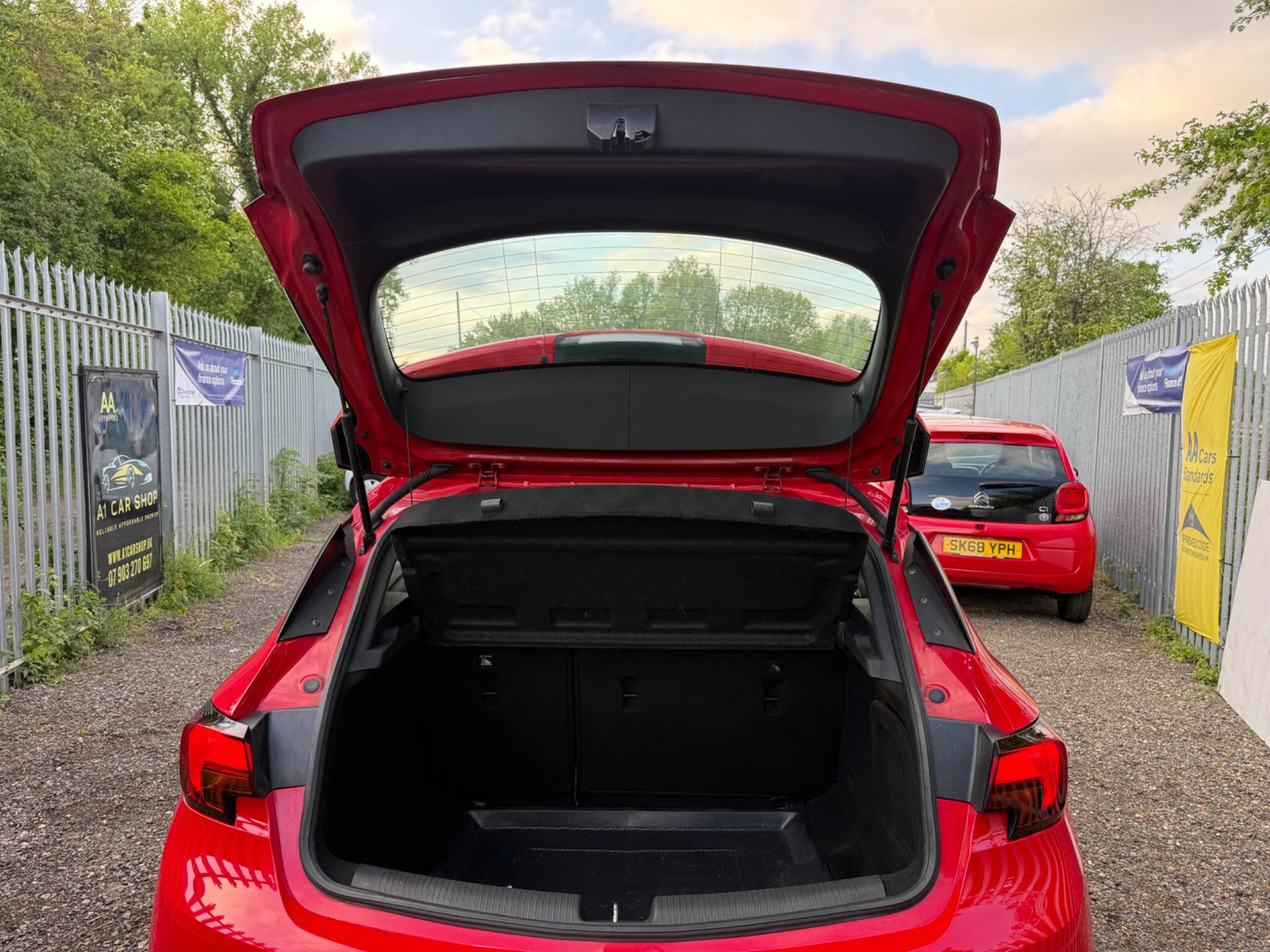 2017 Vauxhall Astra image 36
