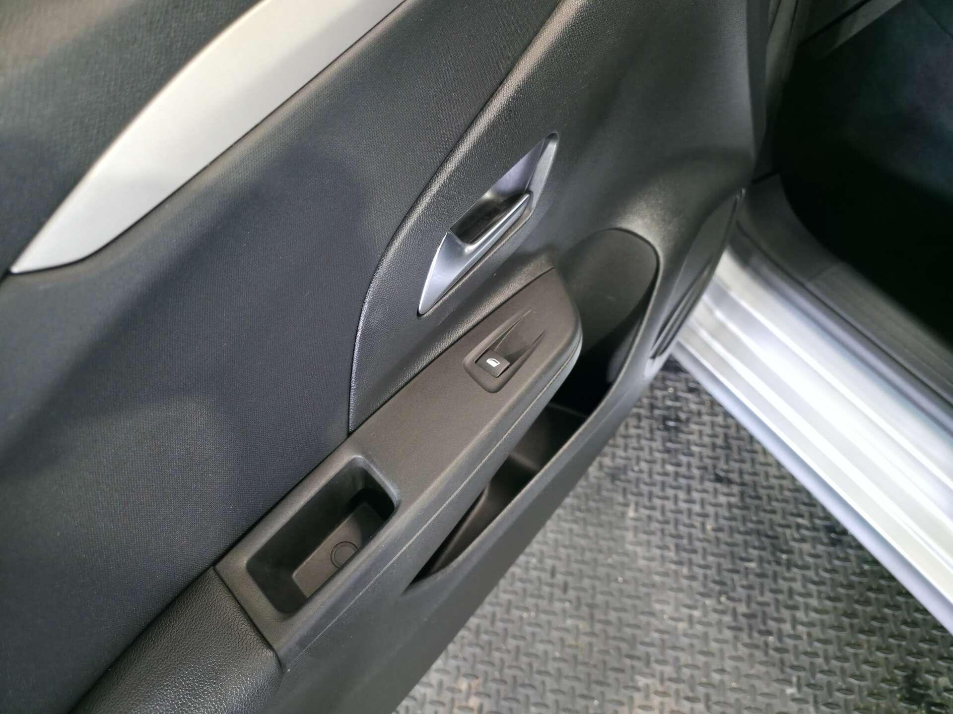 Vauxhall Corsa view 51