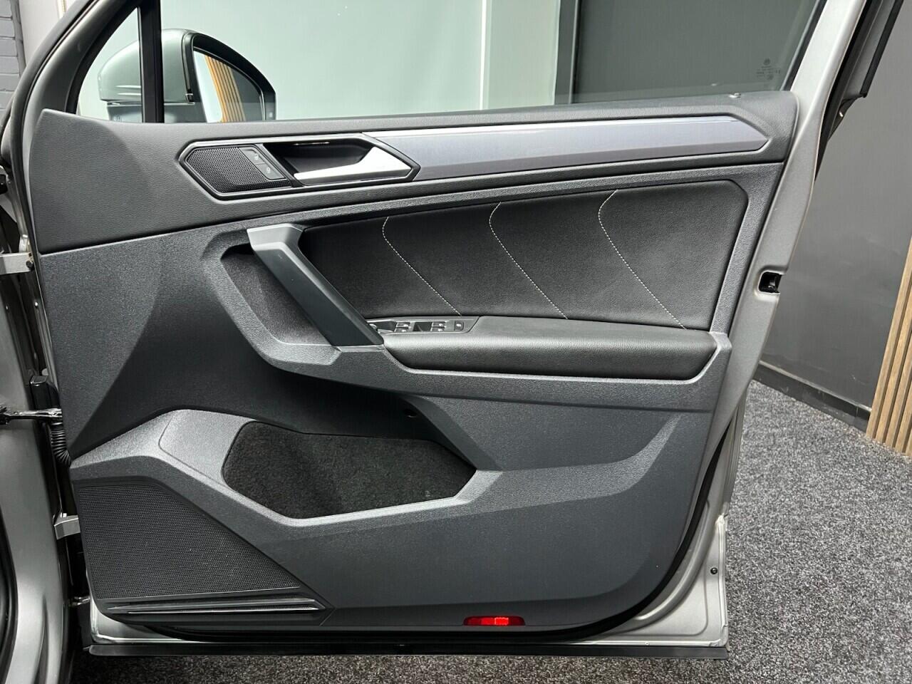 Volkswagen Tiguan view 33