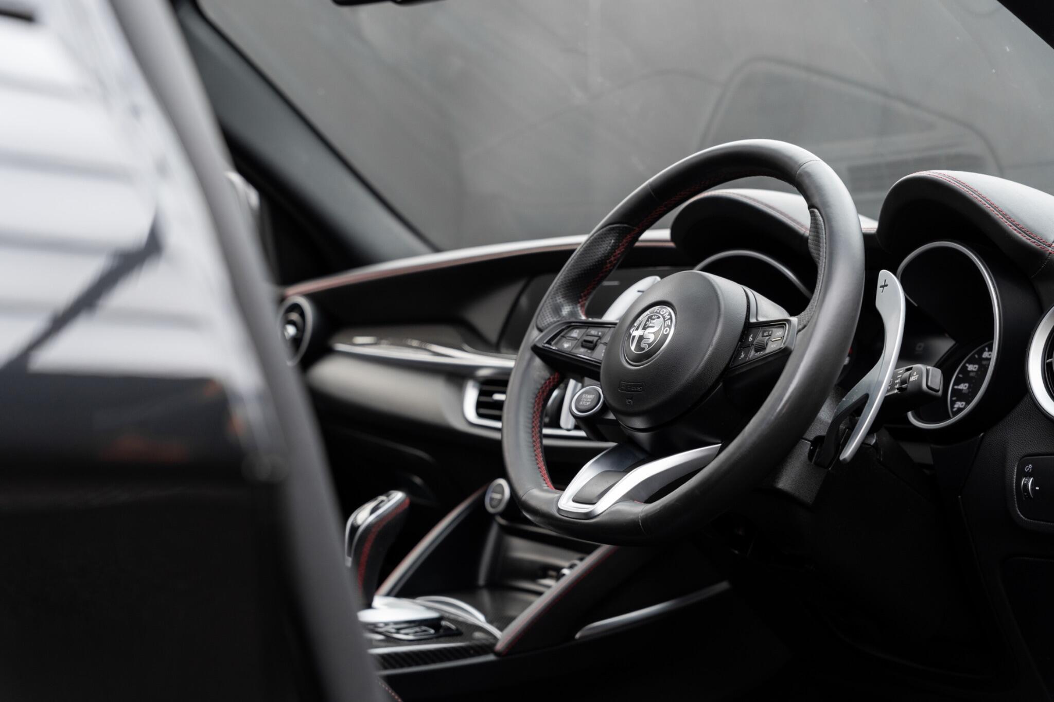 Alfa Romeo Stelvio view 24