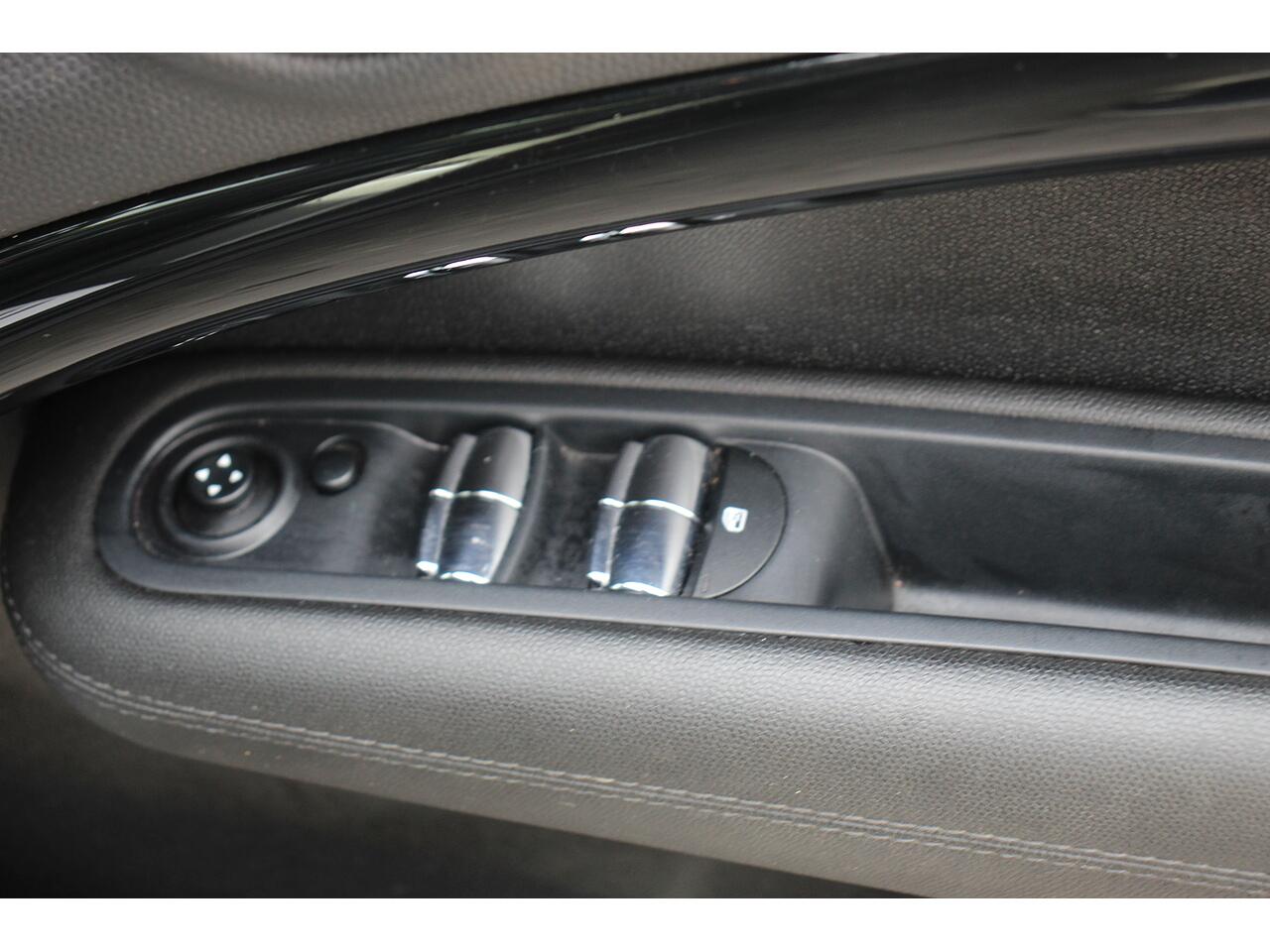 Mini Countryman view 30