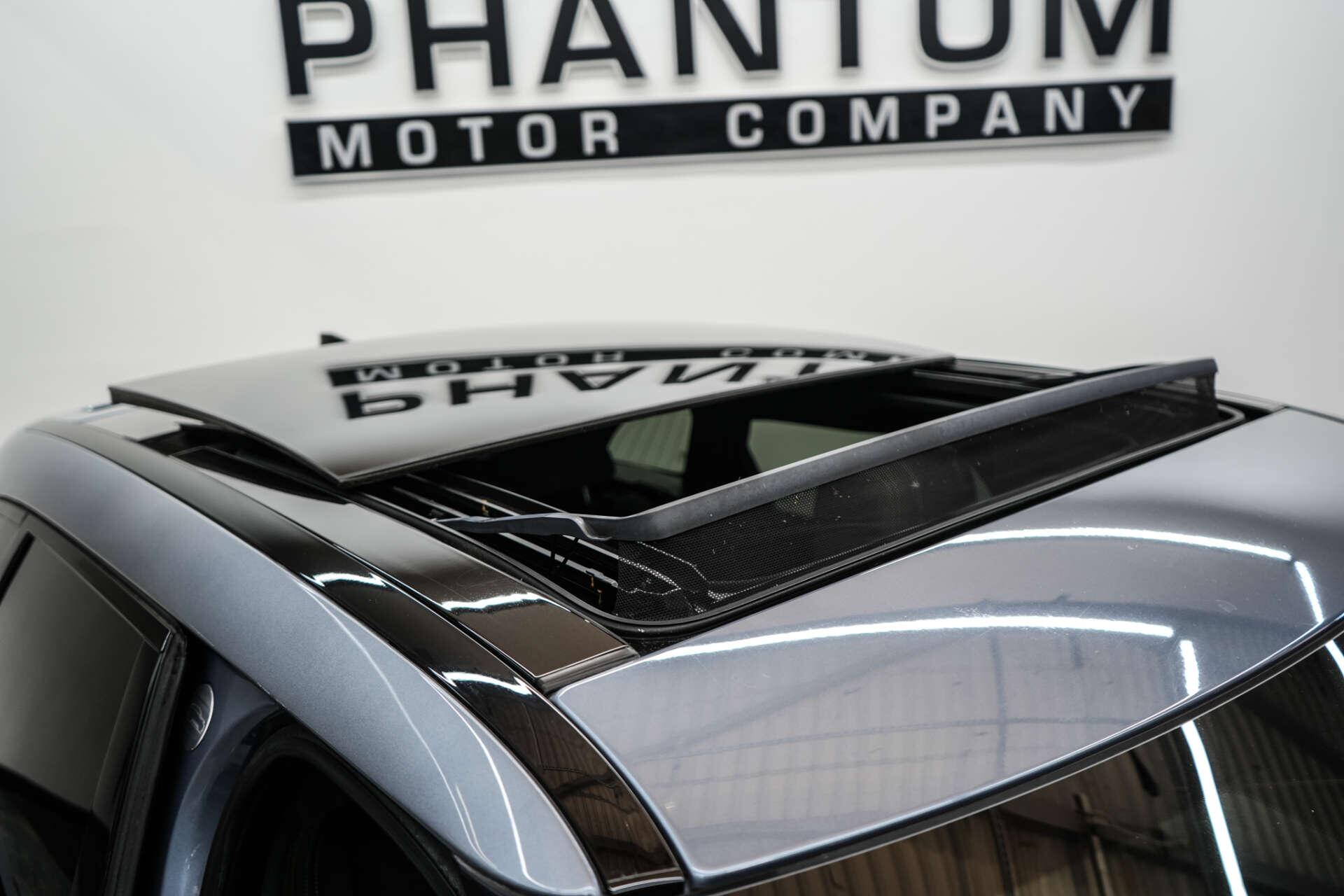 Land Rover Range Rover Velar view 10