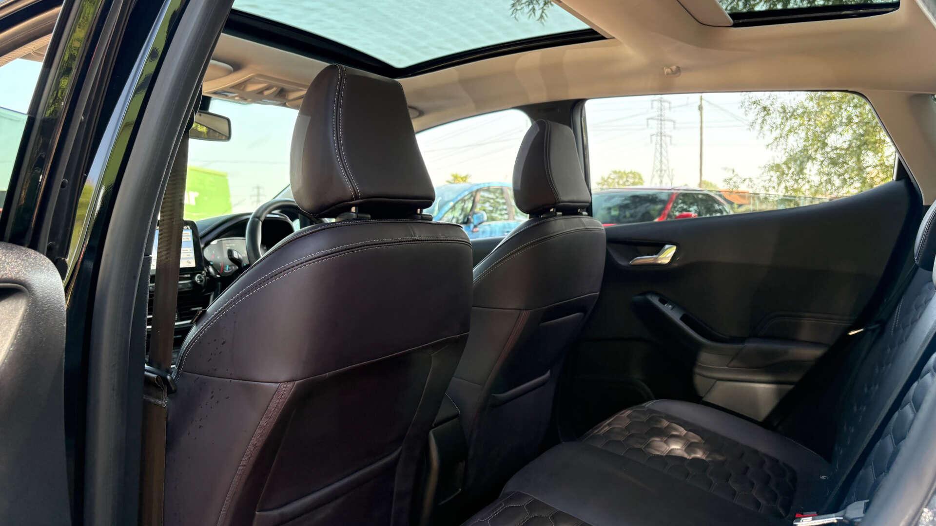 Ford Fiesta view 12