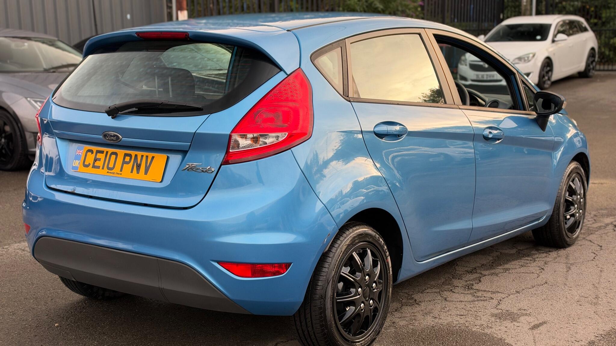 Ford Fiesta view 5