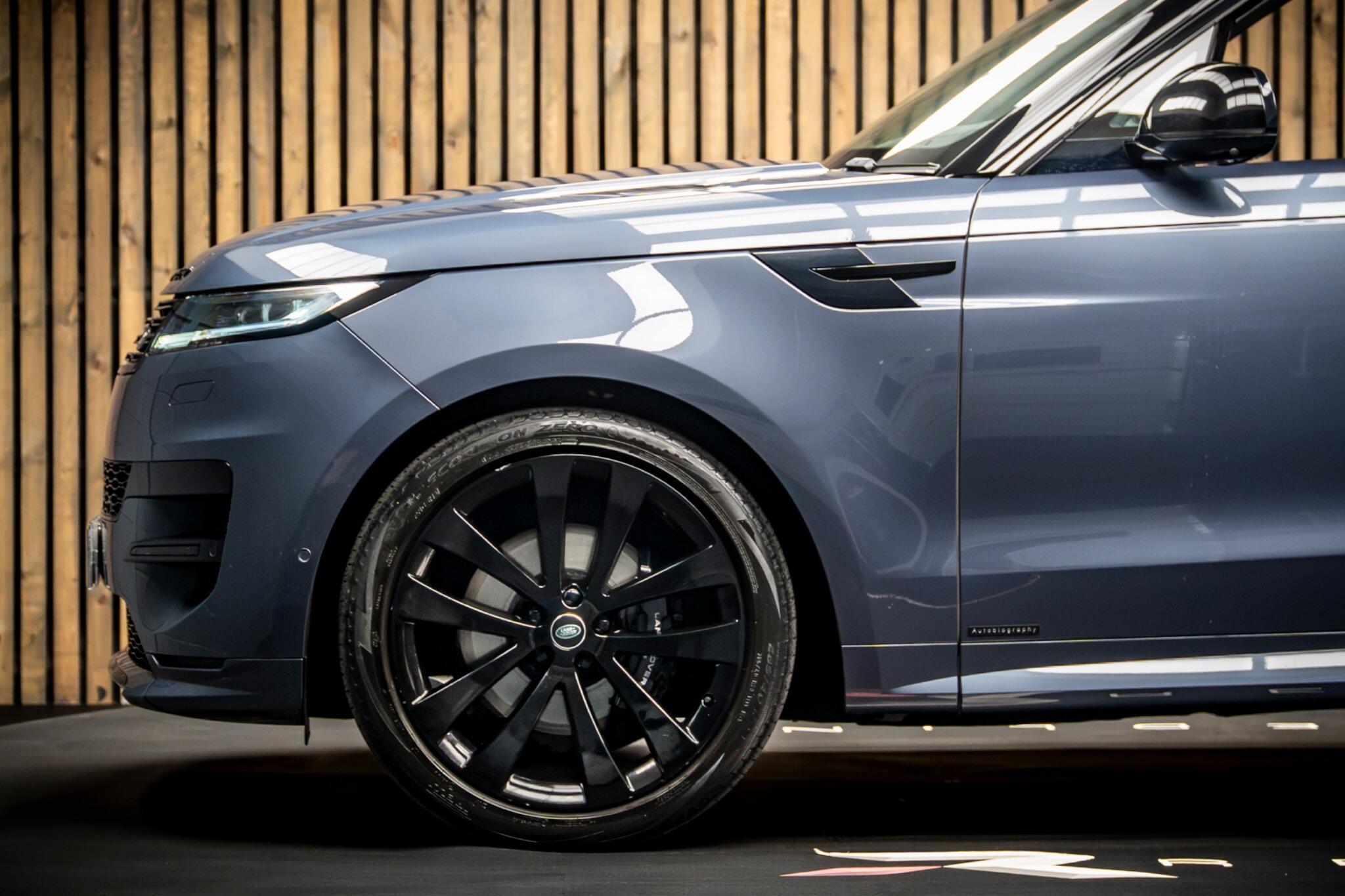 Land Rover Range Rover Sport view 9