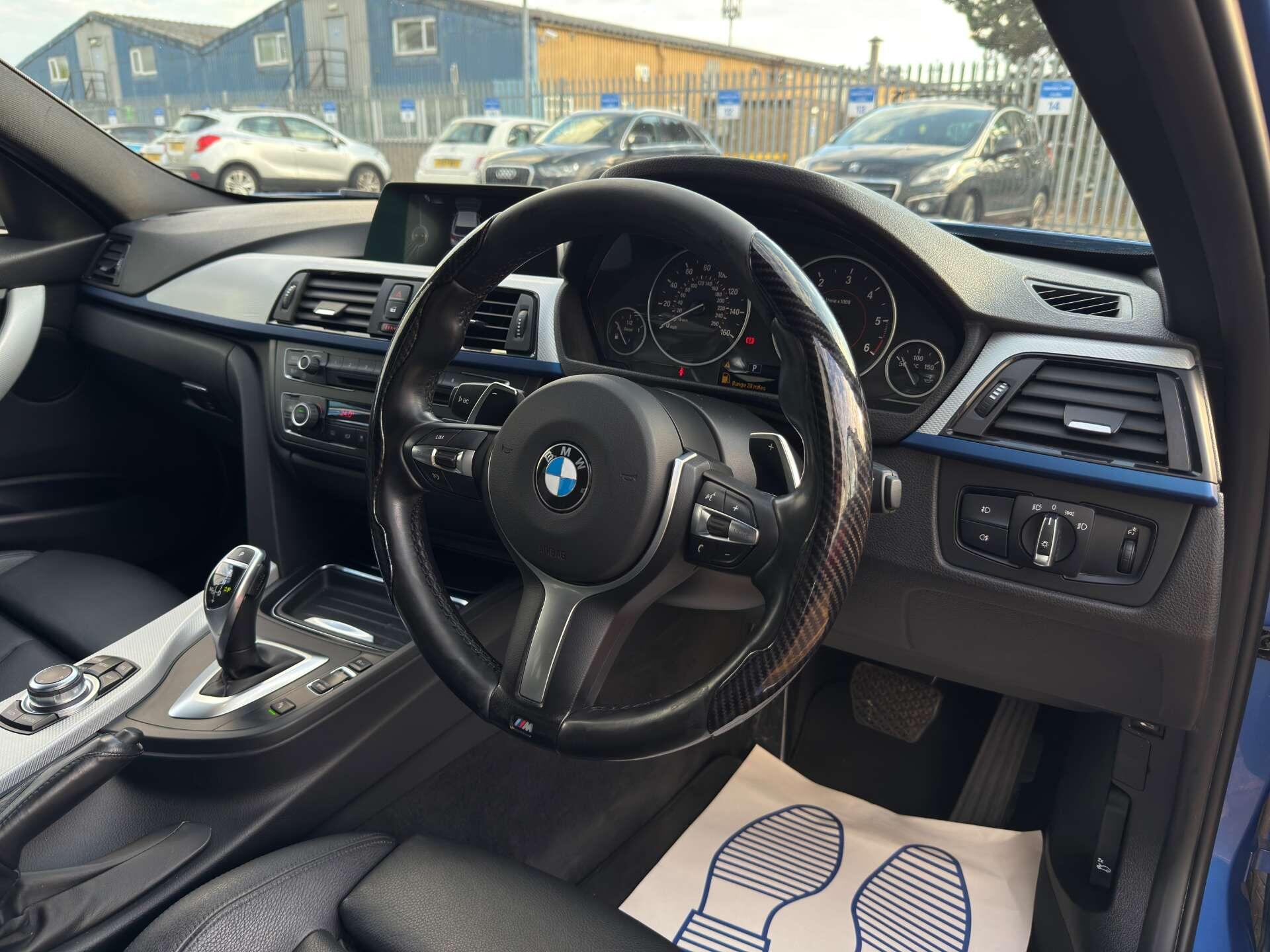 BMW 3 Series view 23