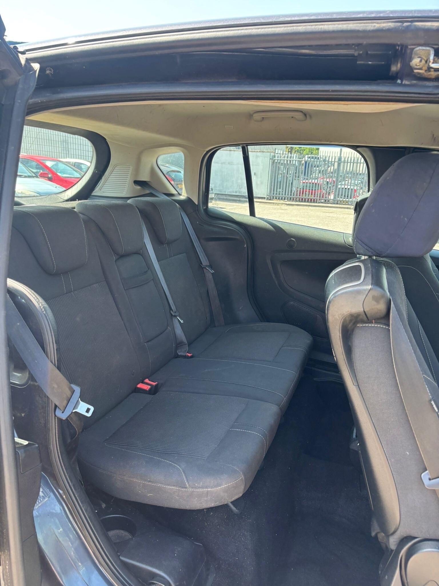 Ford B-Max view 35