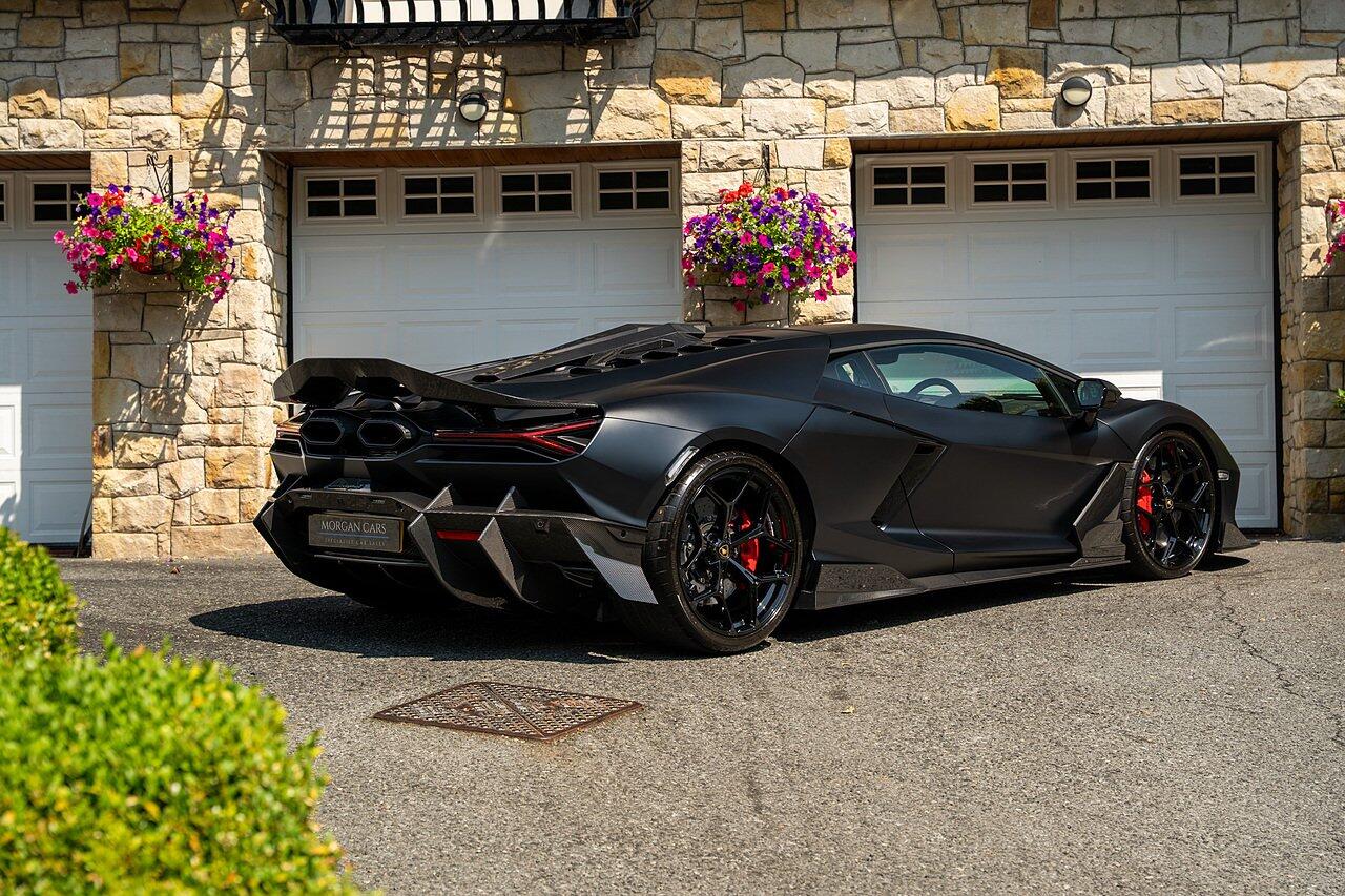 Lamborghini Revuelto view 30