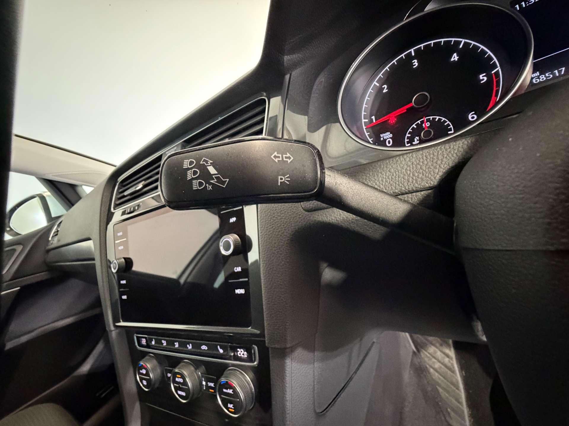 Volkswagen Golf view 30