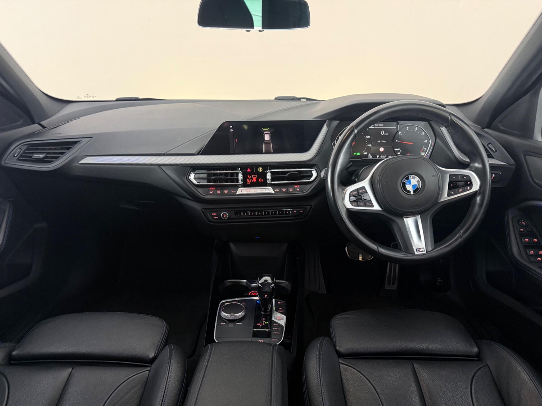 BMW 1 Series view 13