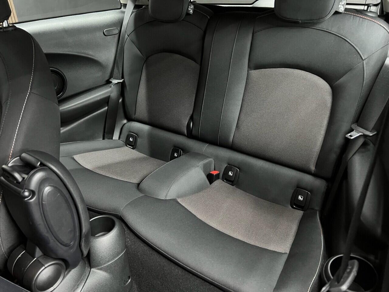 Mini Hatch view 41