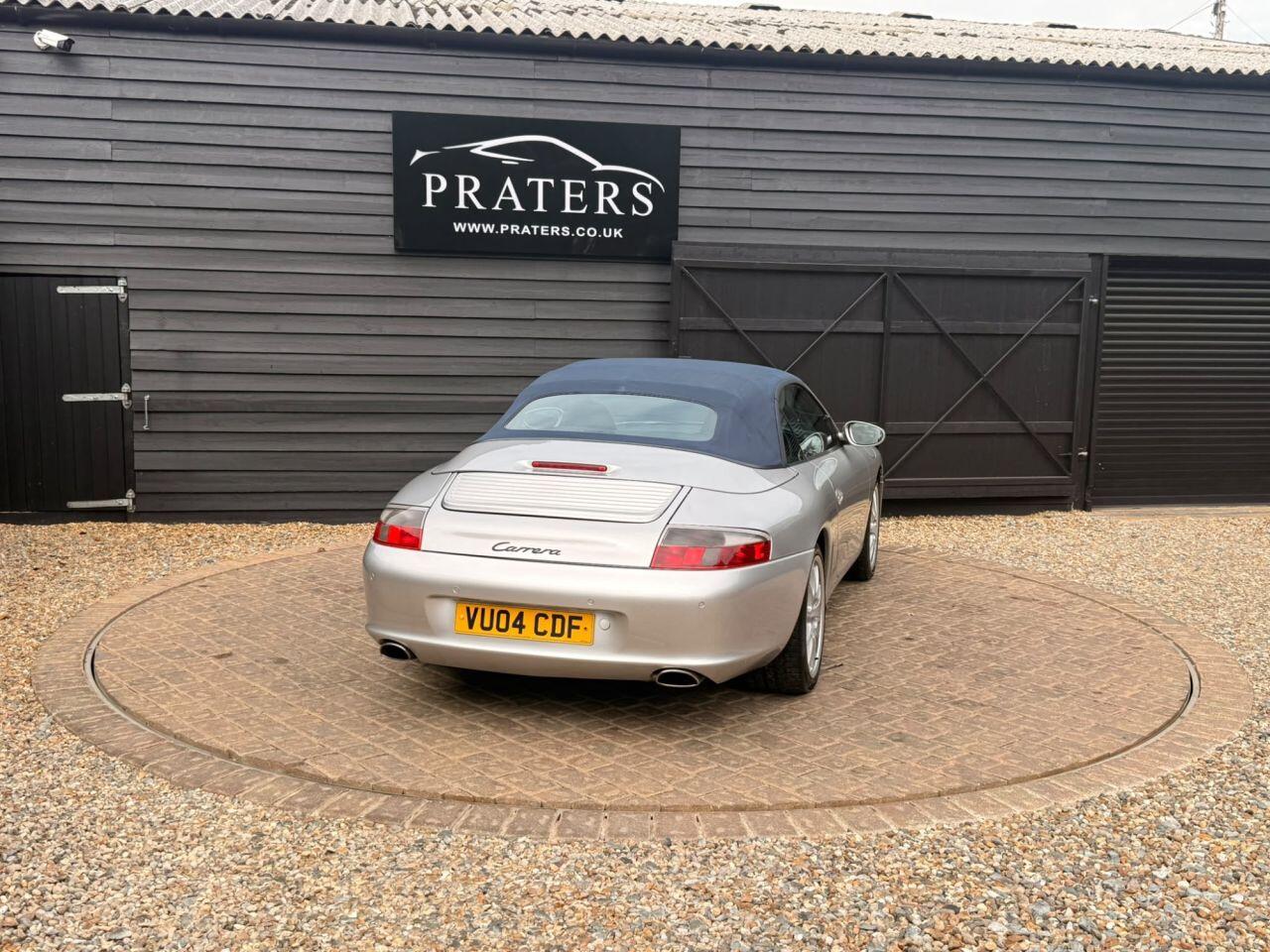 Porsche 911 view 29