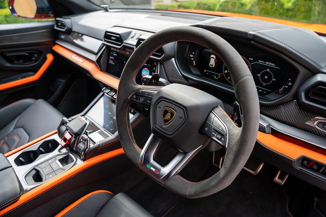 Lamborghini Urus view 49