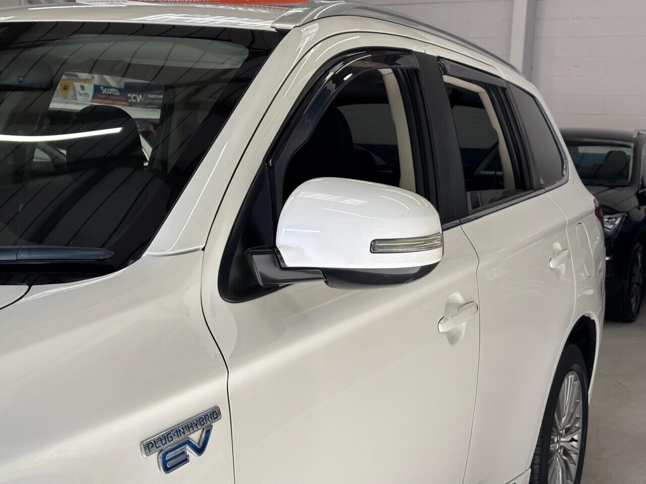 Mitsubishi Outlander view 47