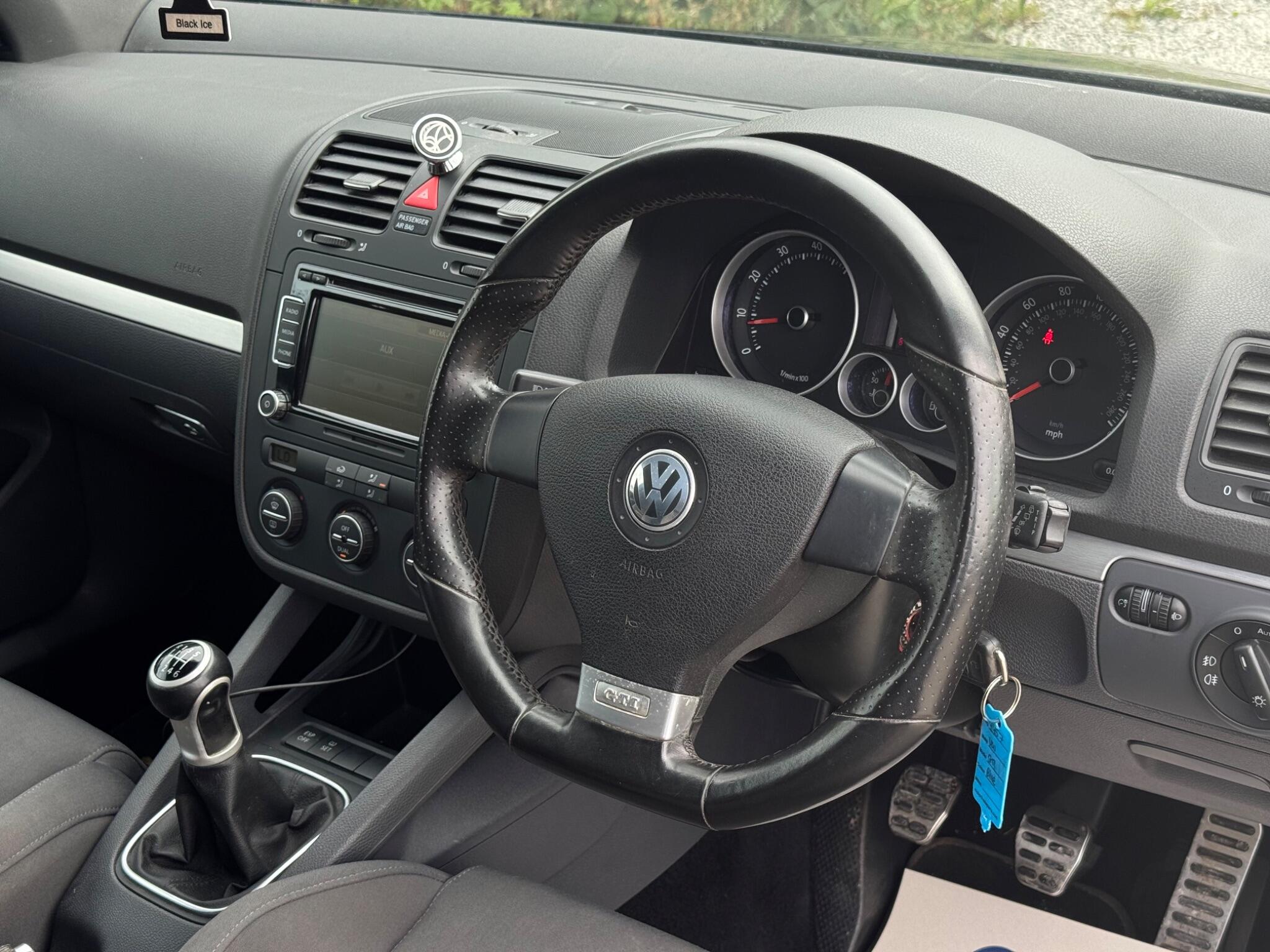 Volkswagen Golf view 17