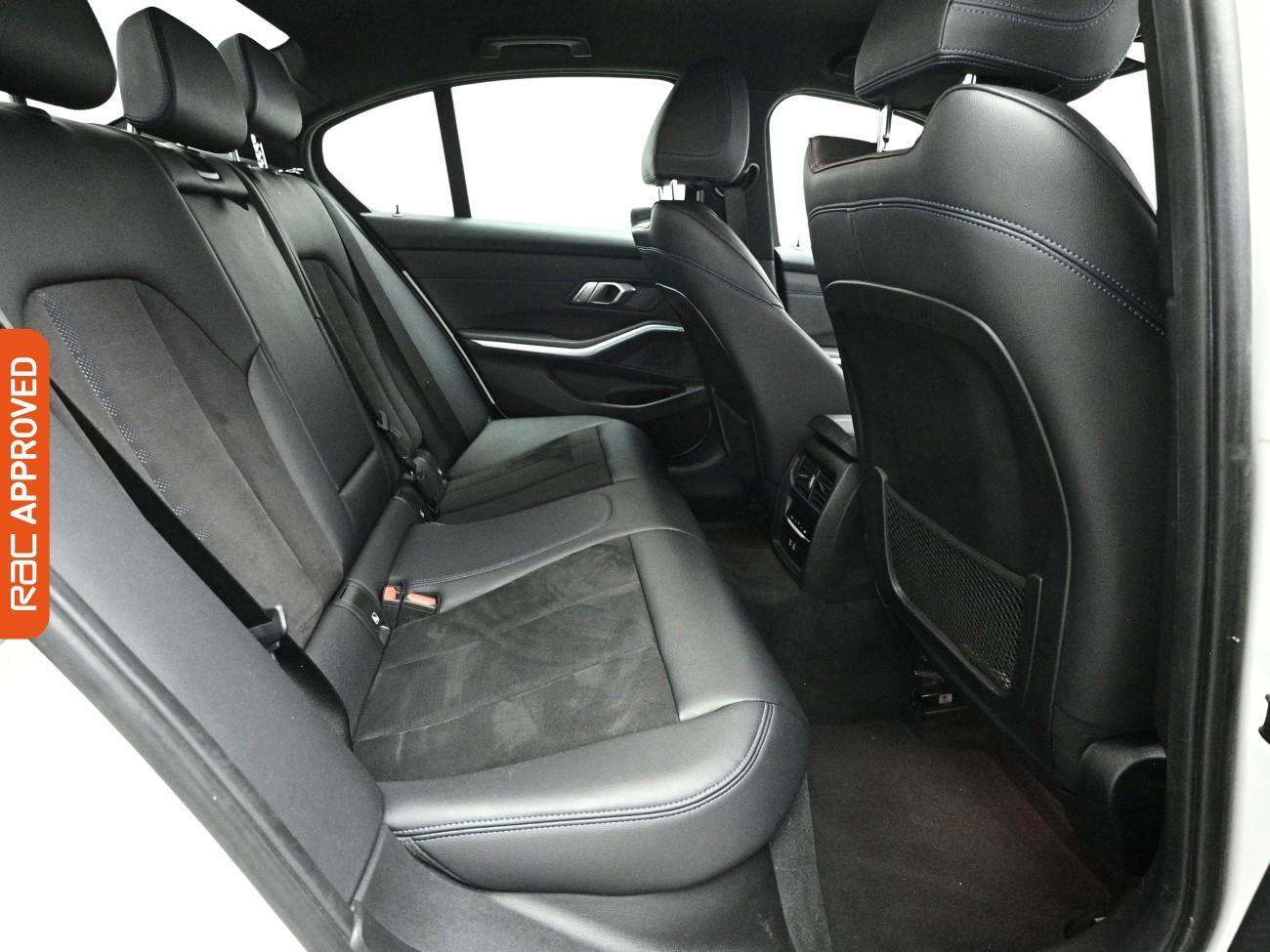 BMW 3 Series view 14