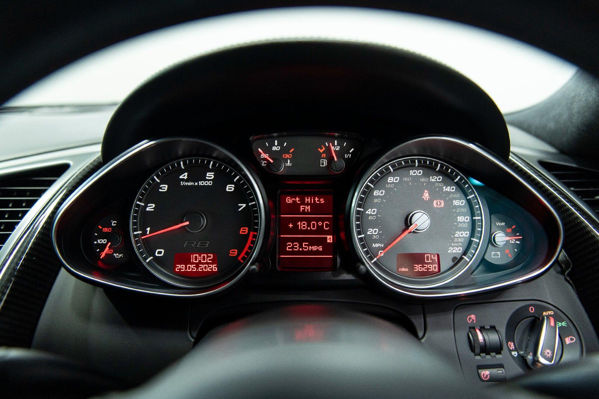 Audi R8 view 15