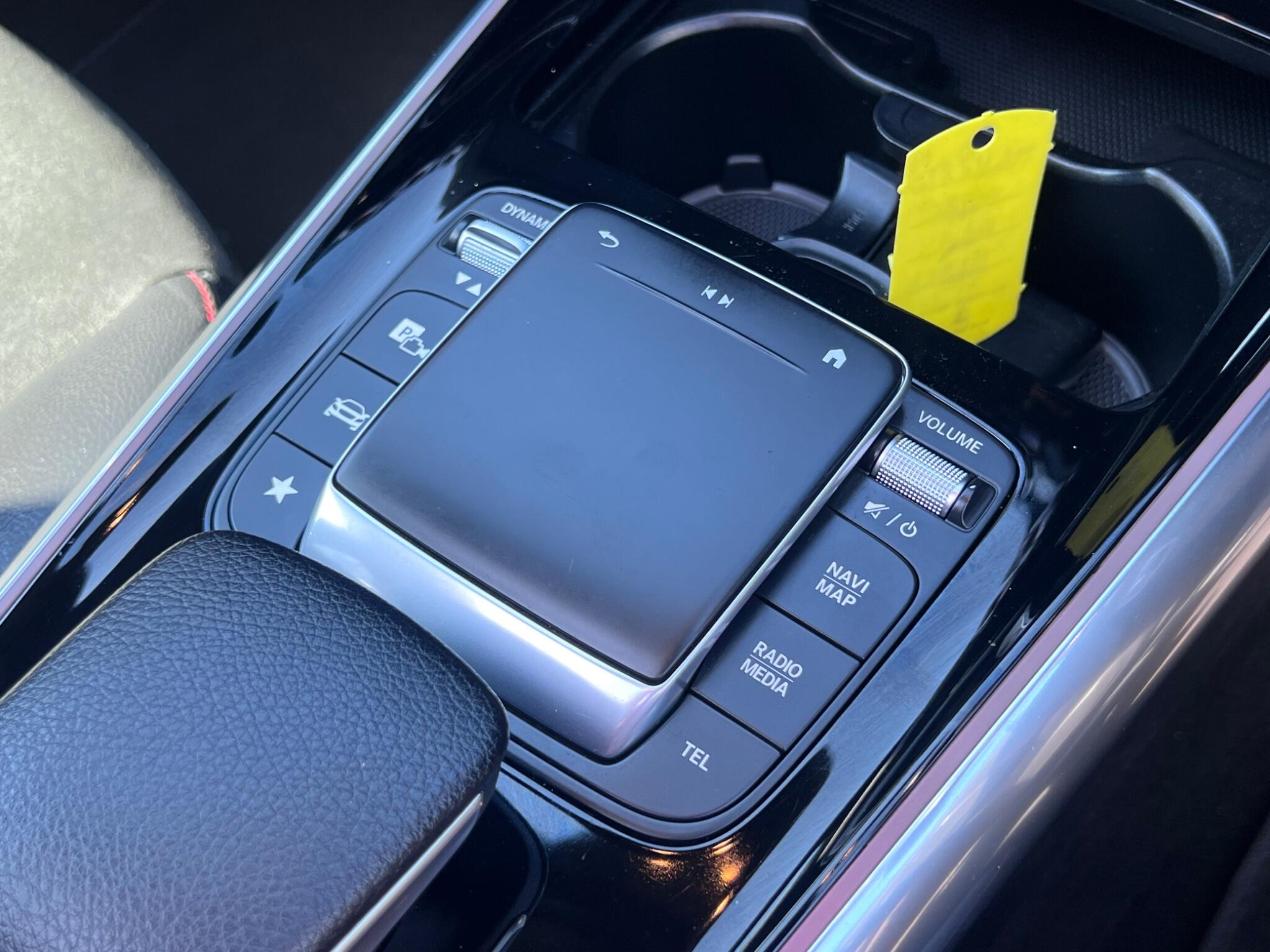 Mercedes-Benz Gla view 29