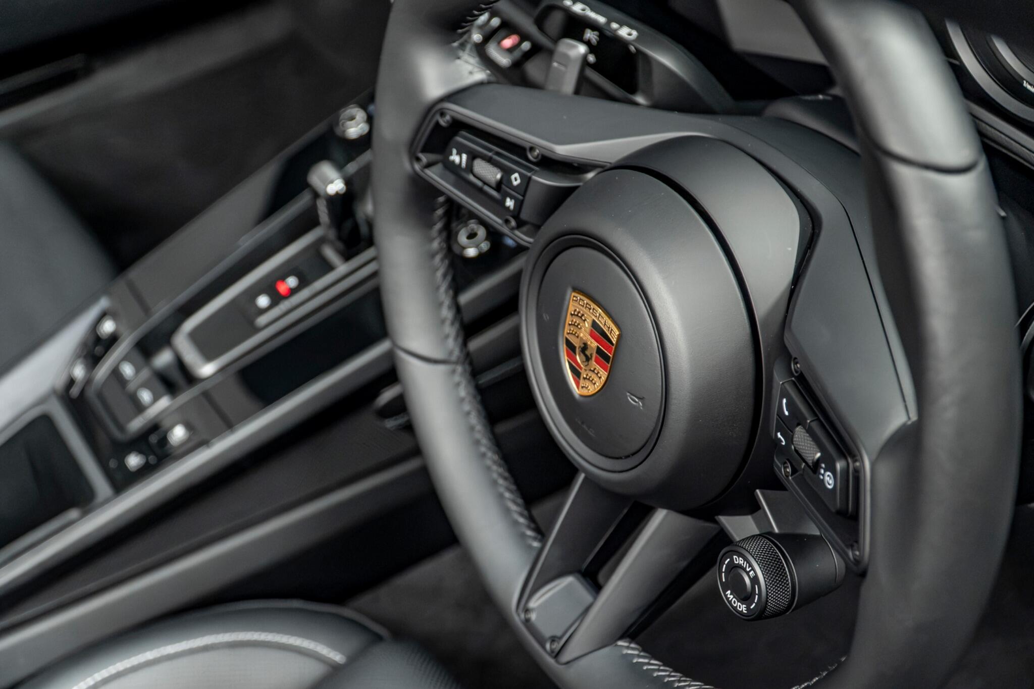 Porsche 911 view 37