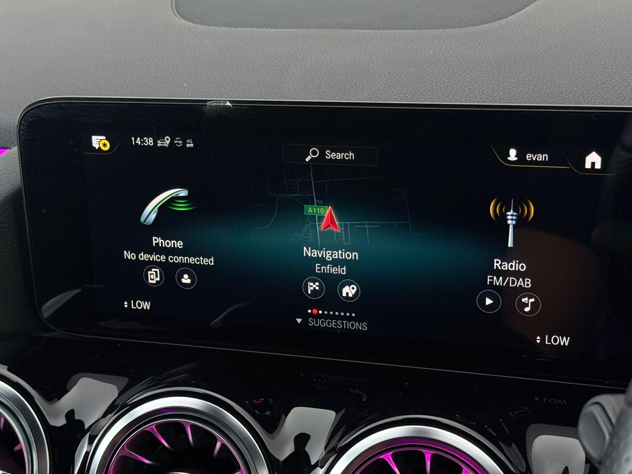 Mercedes-Benz Gla view 25
