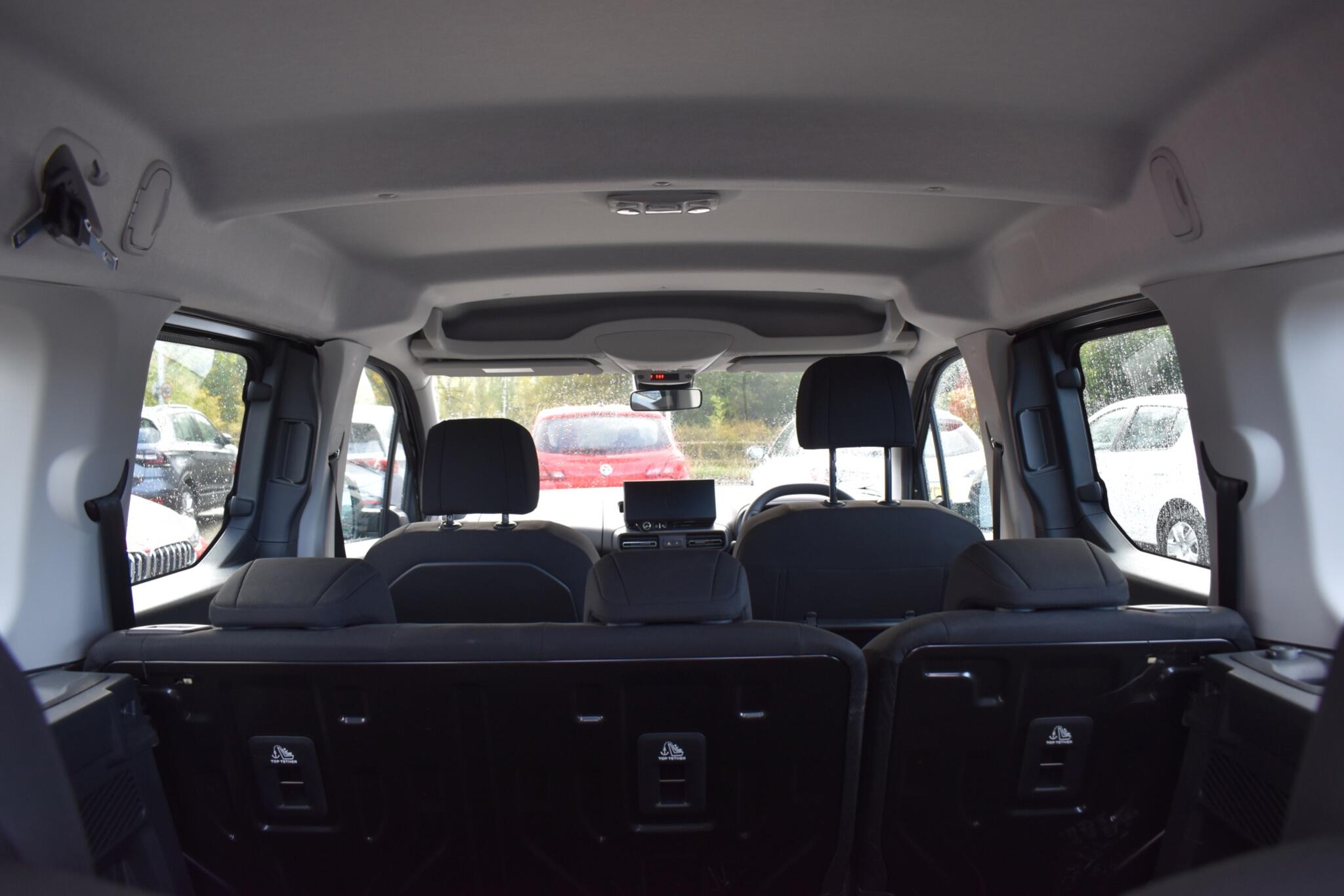 e-Berlingo - 52kWh PLUS XL Auto 5dr (7.4kW Charger) - Image 11