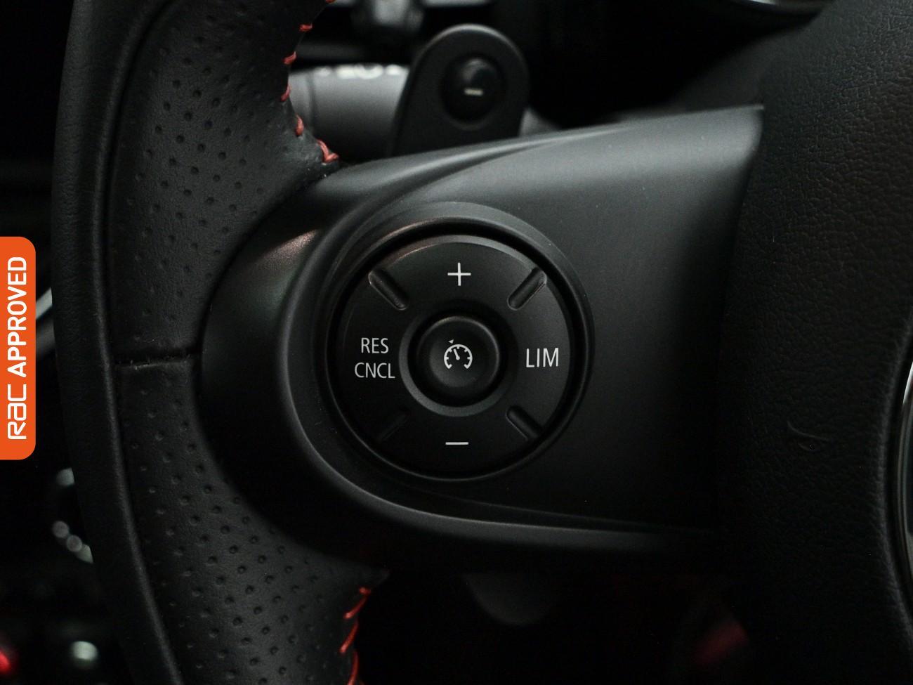 Mini Hatch view 22