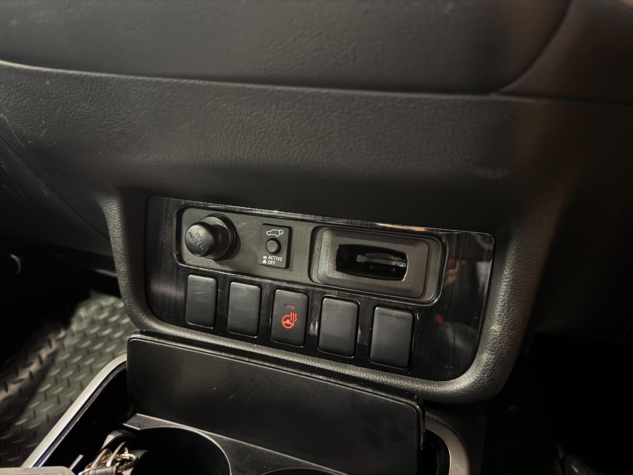 Mitsubishi Outlander view 19