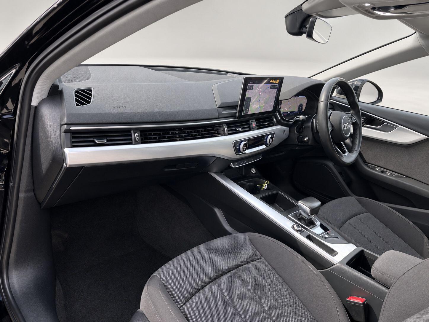 Audi A4 view 38
