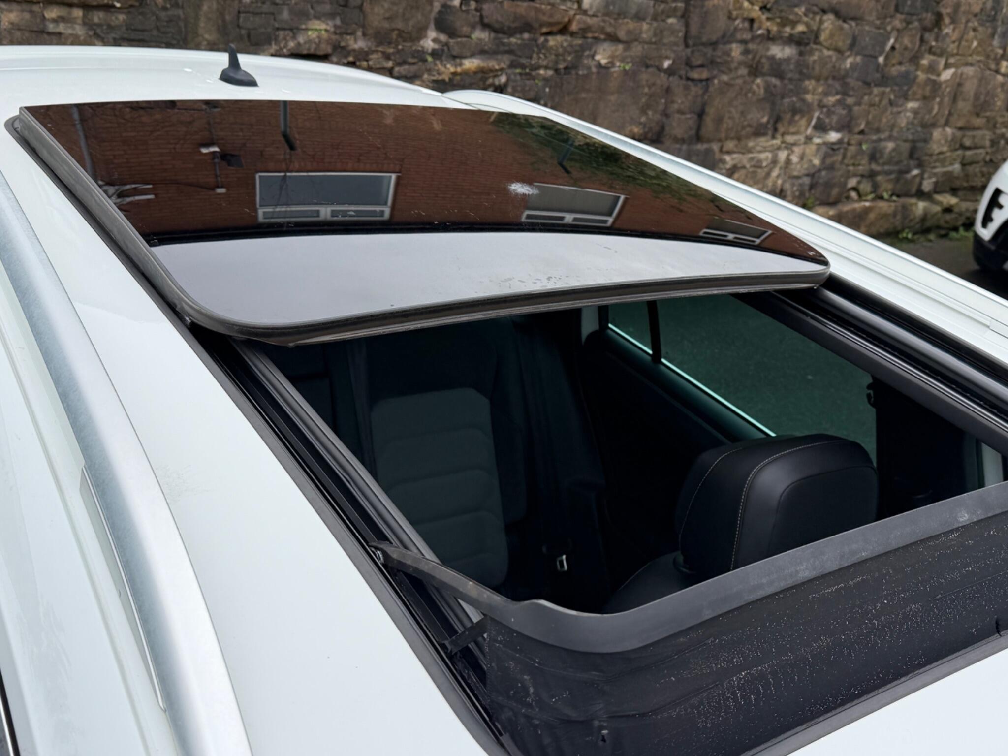 Volkswagen Tiguan view 9