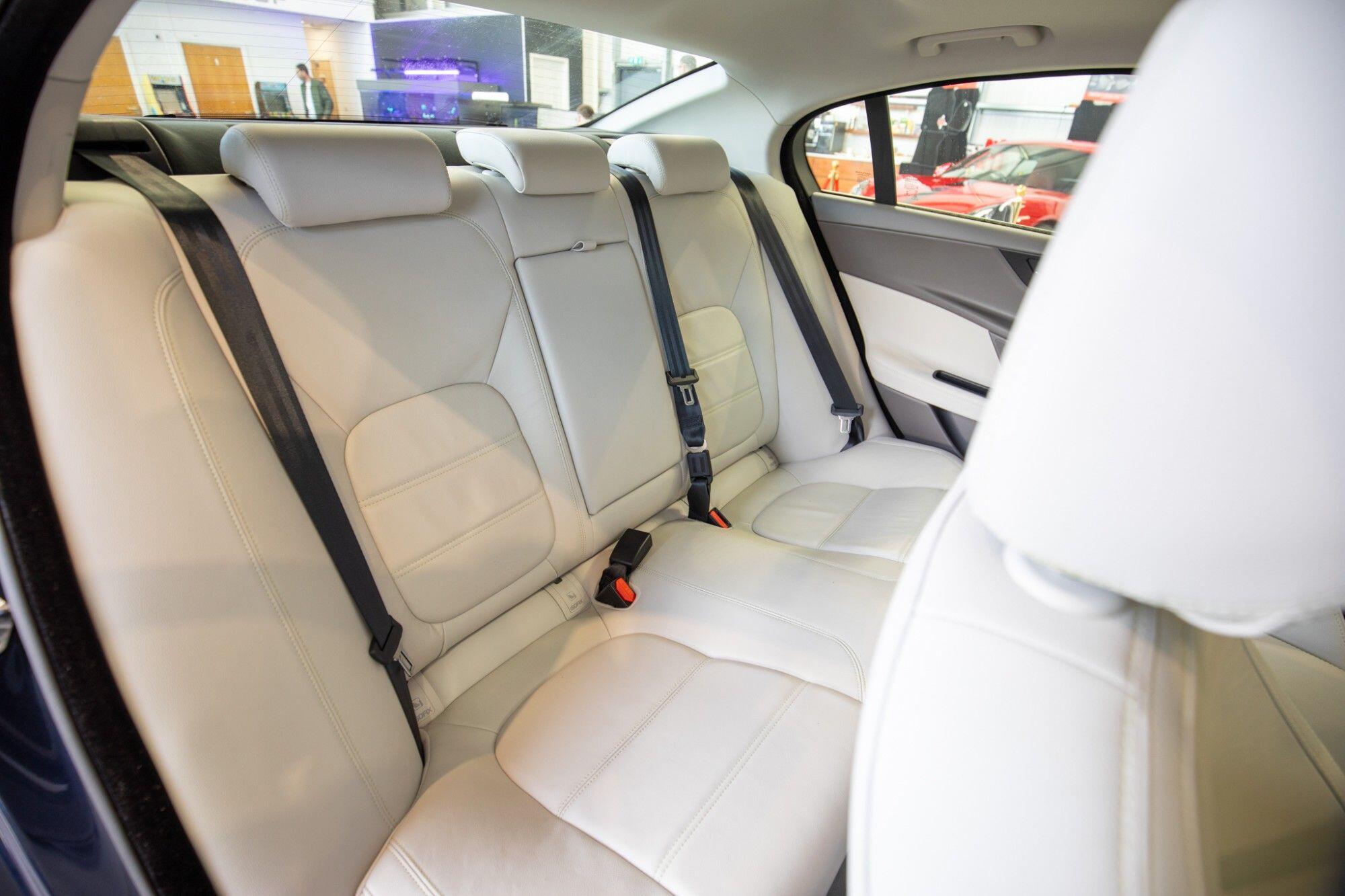 Jaguar Xe view 14